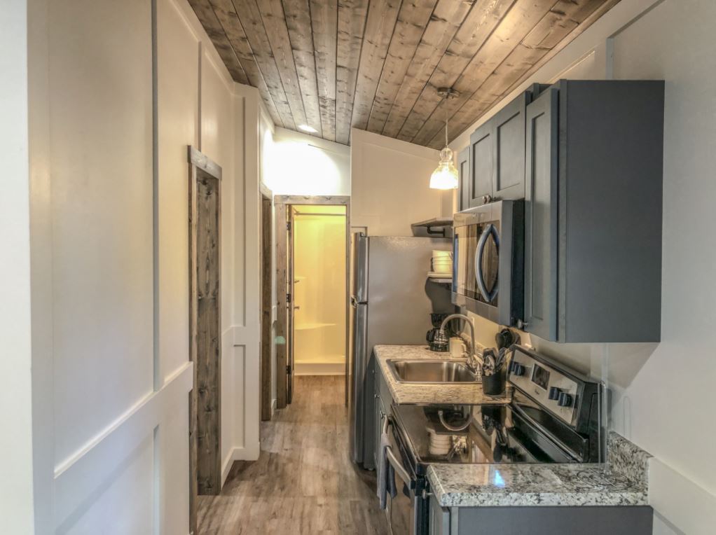 Adorable Tiny House Cabin- Lake Guntersville