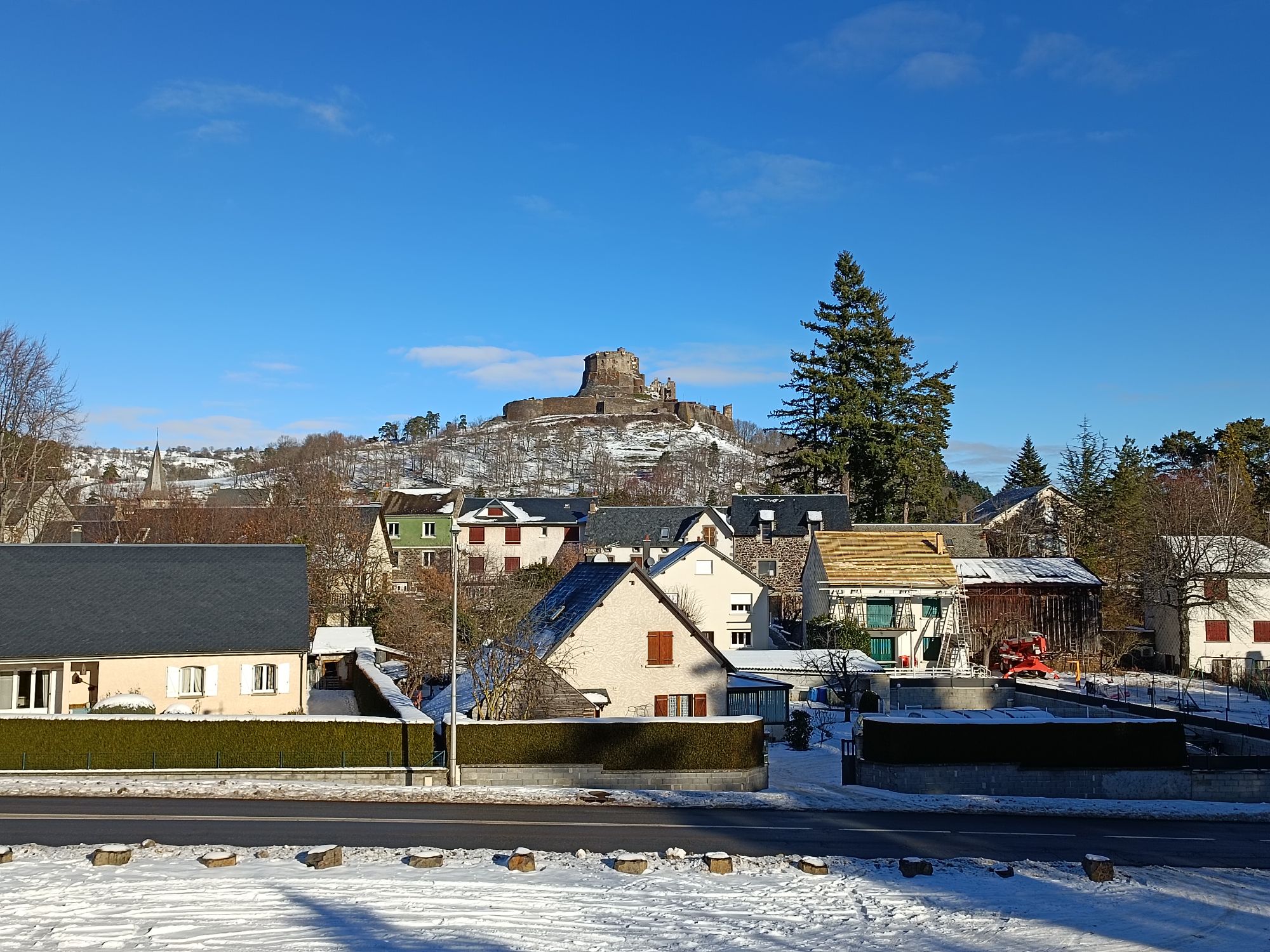 Gite le Sancy overlooking the castle