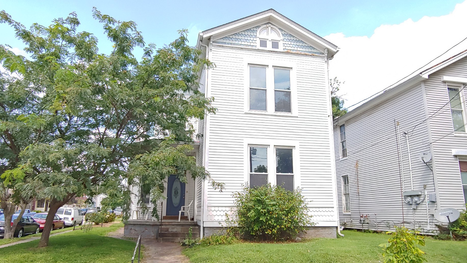 Chestnut Victorian Houses for Rent in Jeffersonville, Indiana, United States
