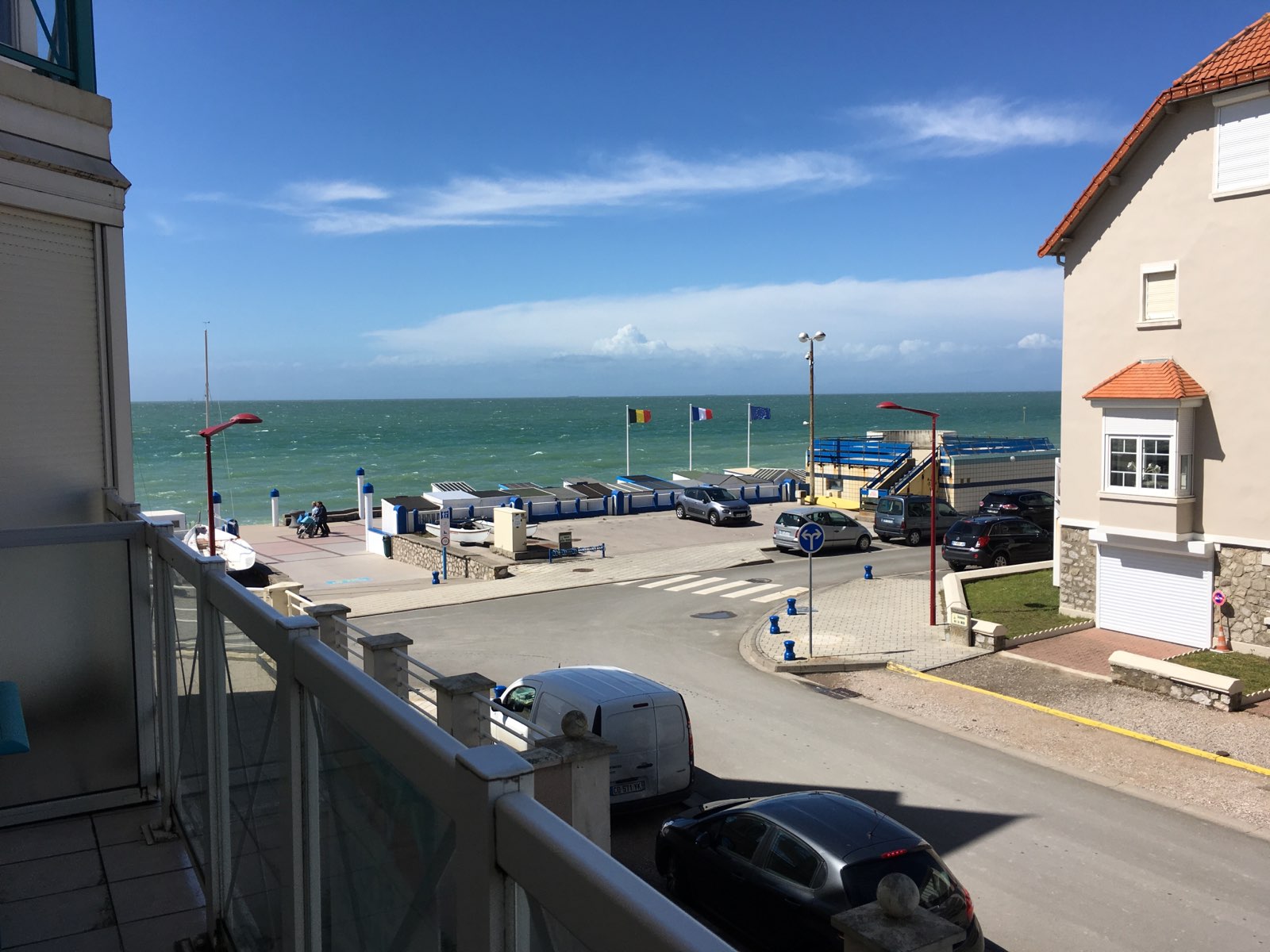 Le Bon Place apartment with sea-parking view and wifi