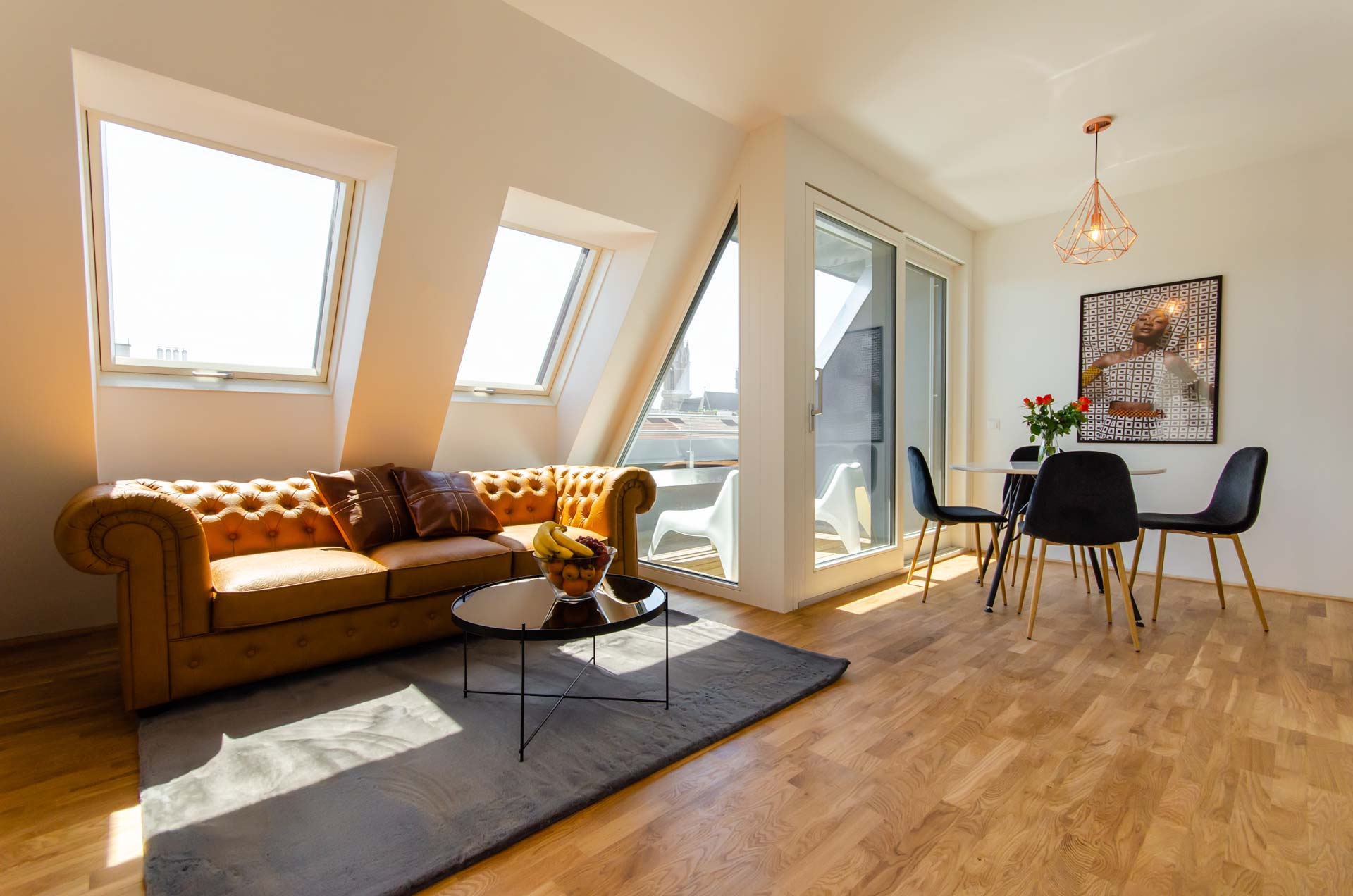 Sunny & Stylish | Top Location, King Bed & Balcony
