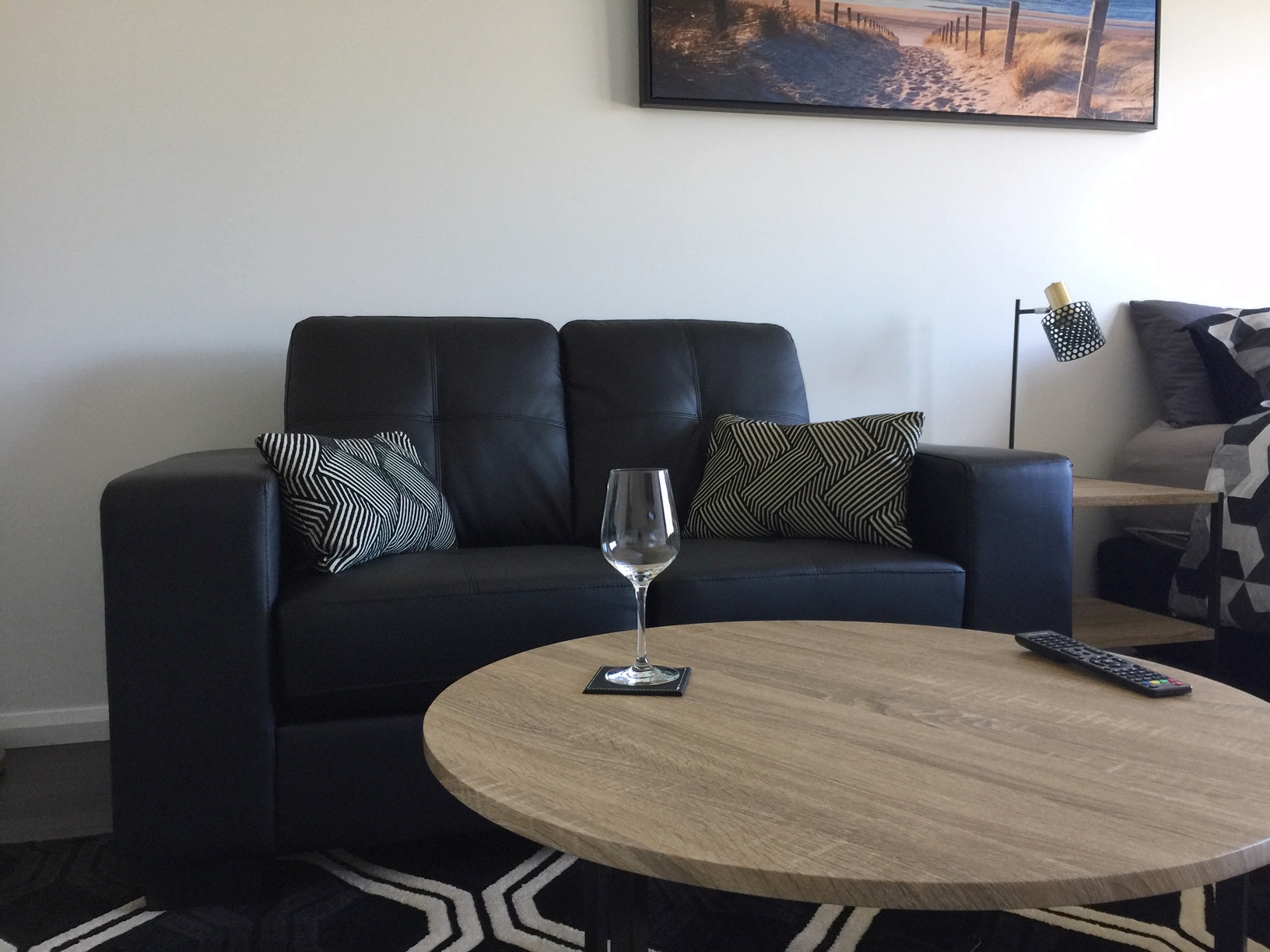 Lady Bay Stays - Central Studio Apartment