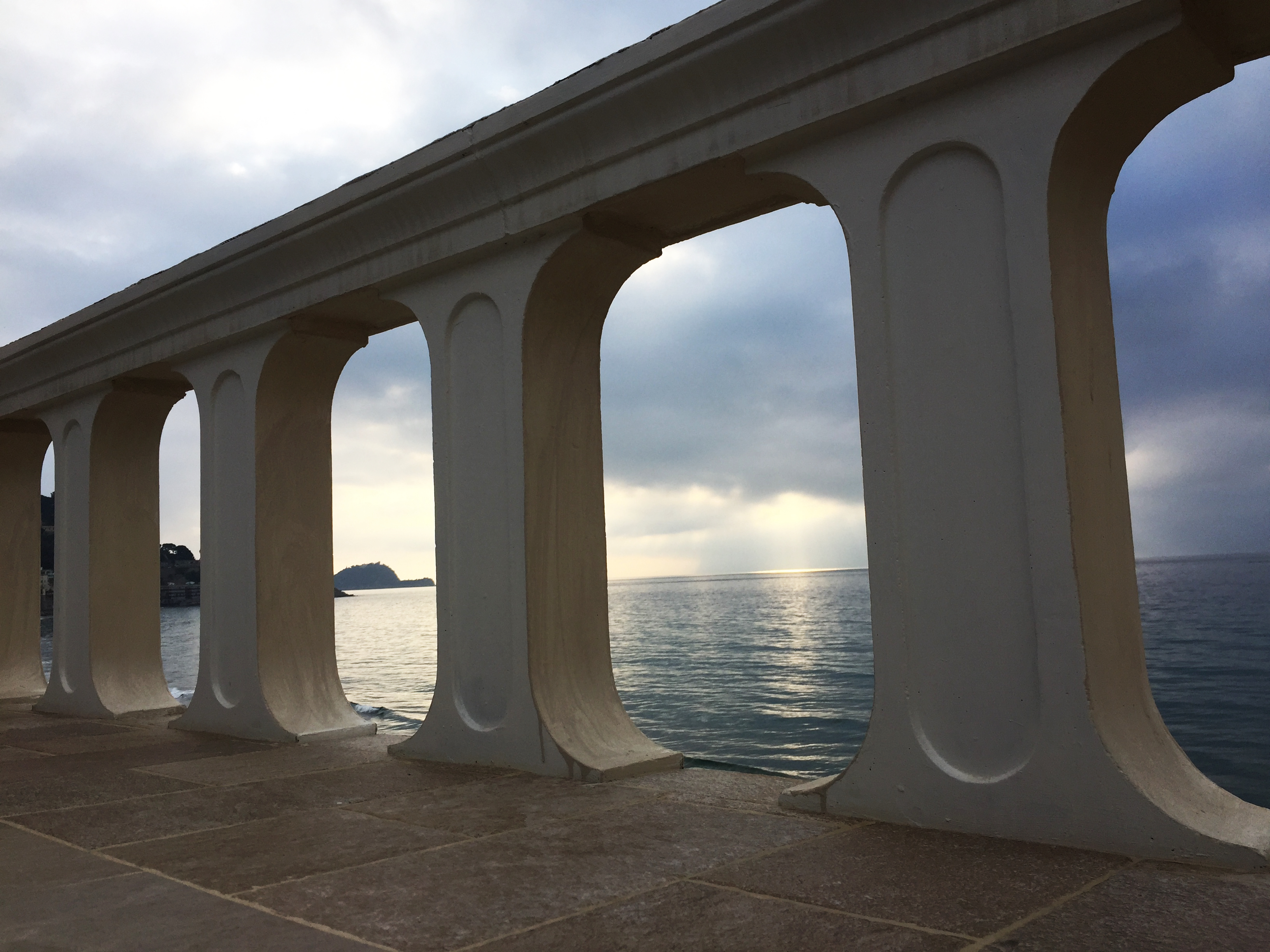 Exclusive, sea and beach under the house, private garage