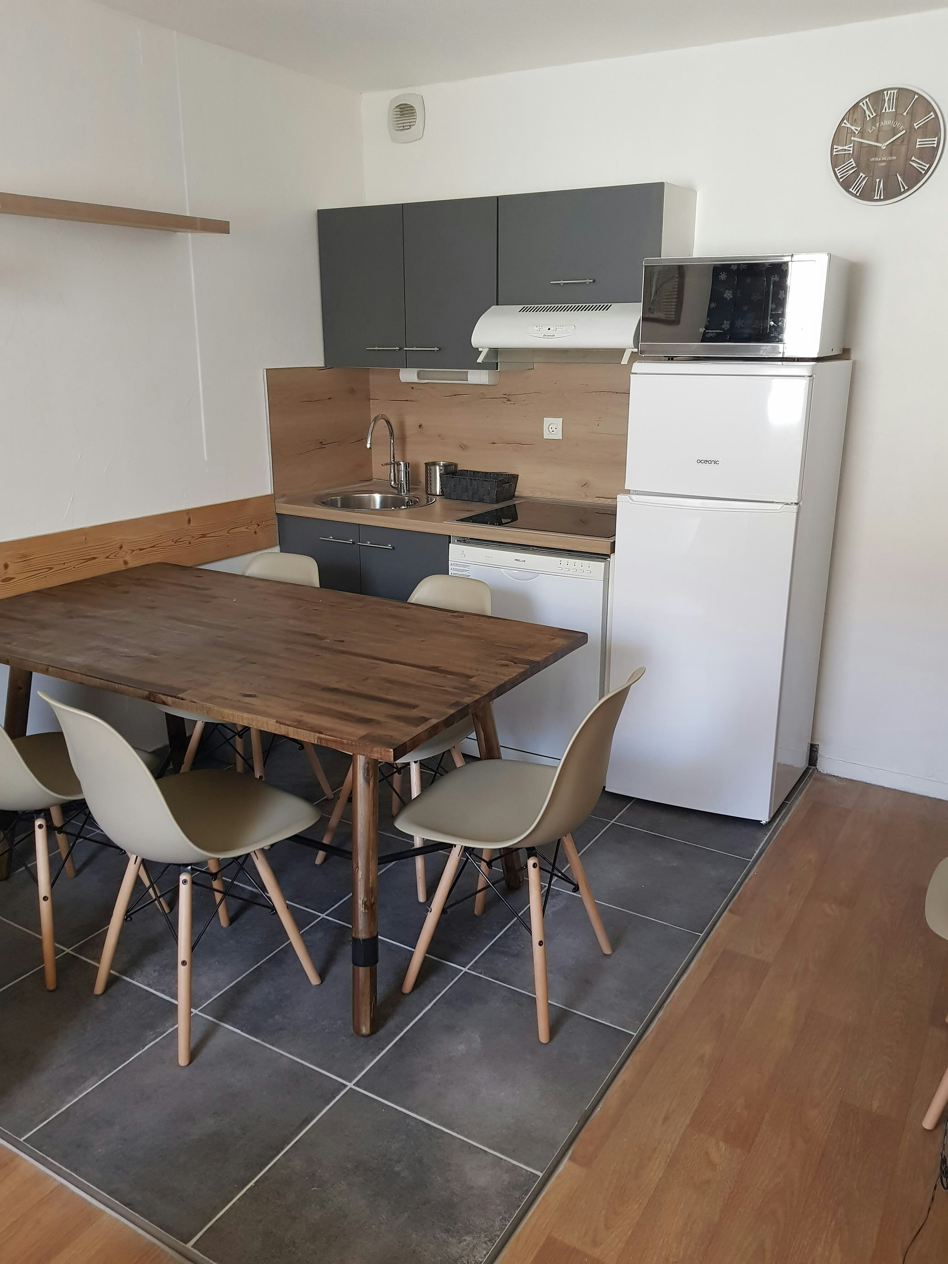 FLOCON, 2 bedroom apartment, Centre Station