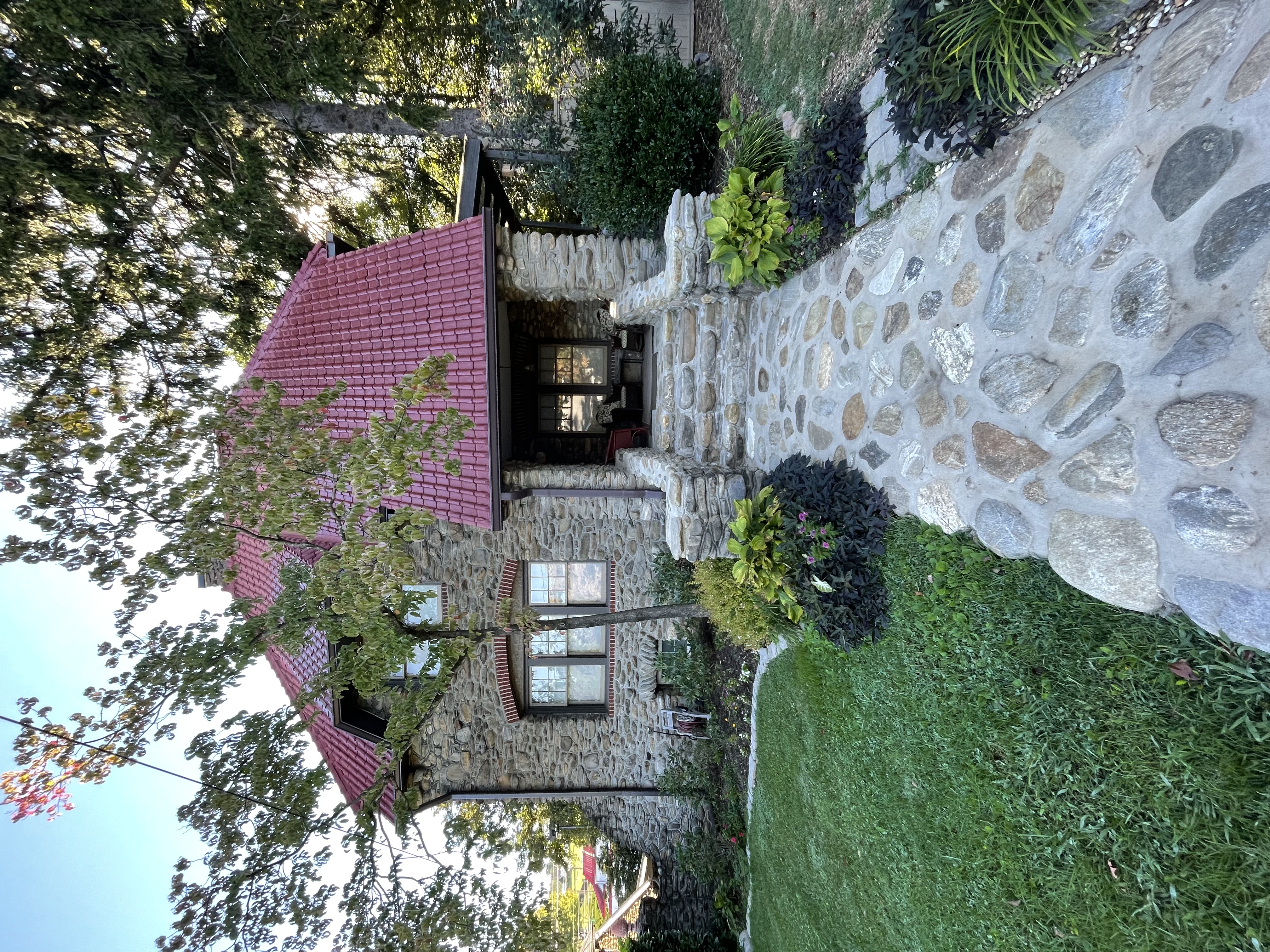 Historic Grove Stone Cottage, EW Grove in 28805, Asheville