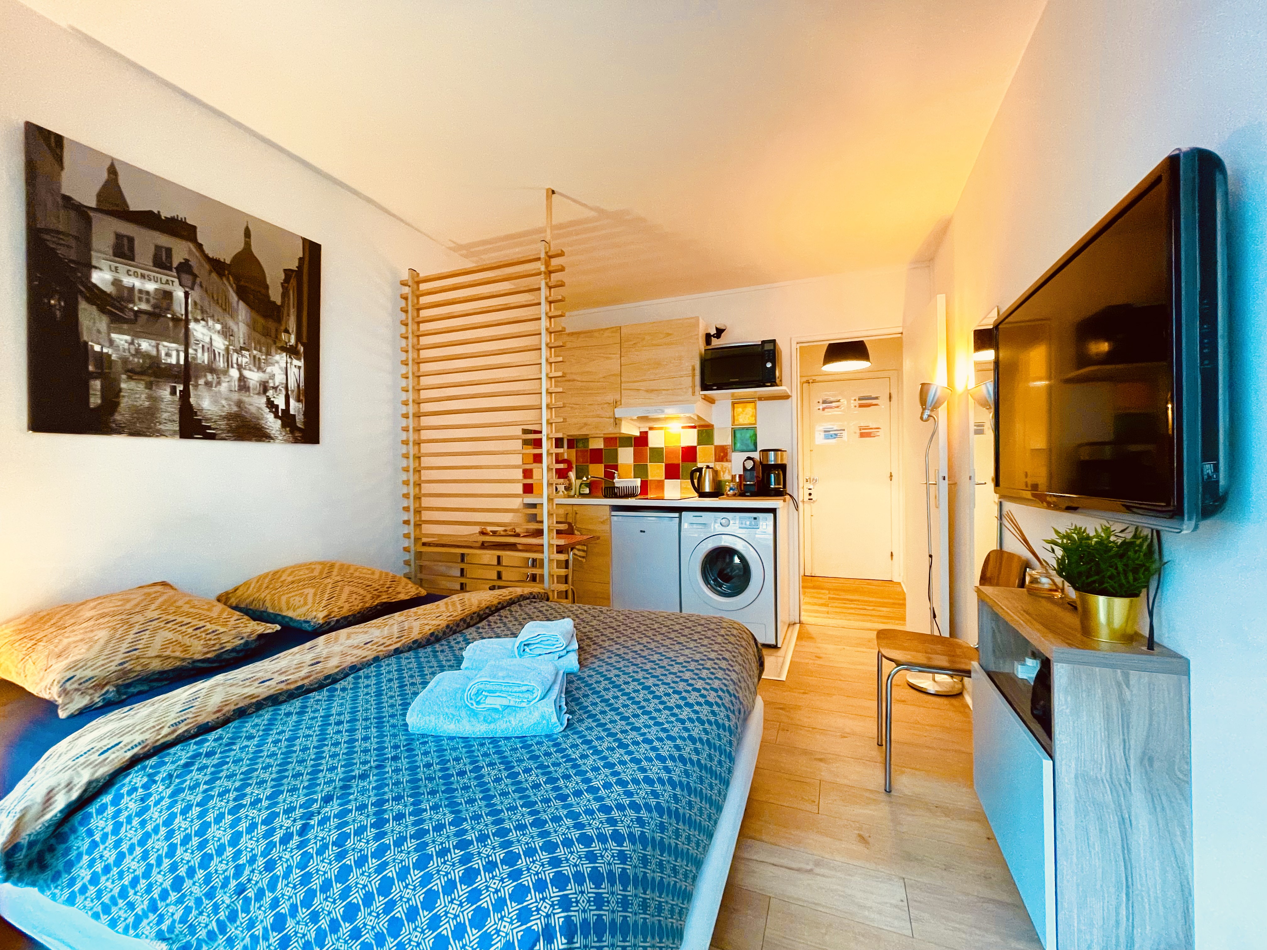 Studio indépendant balcon WiFi métro Marcadet