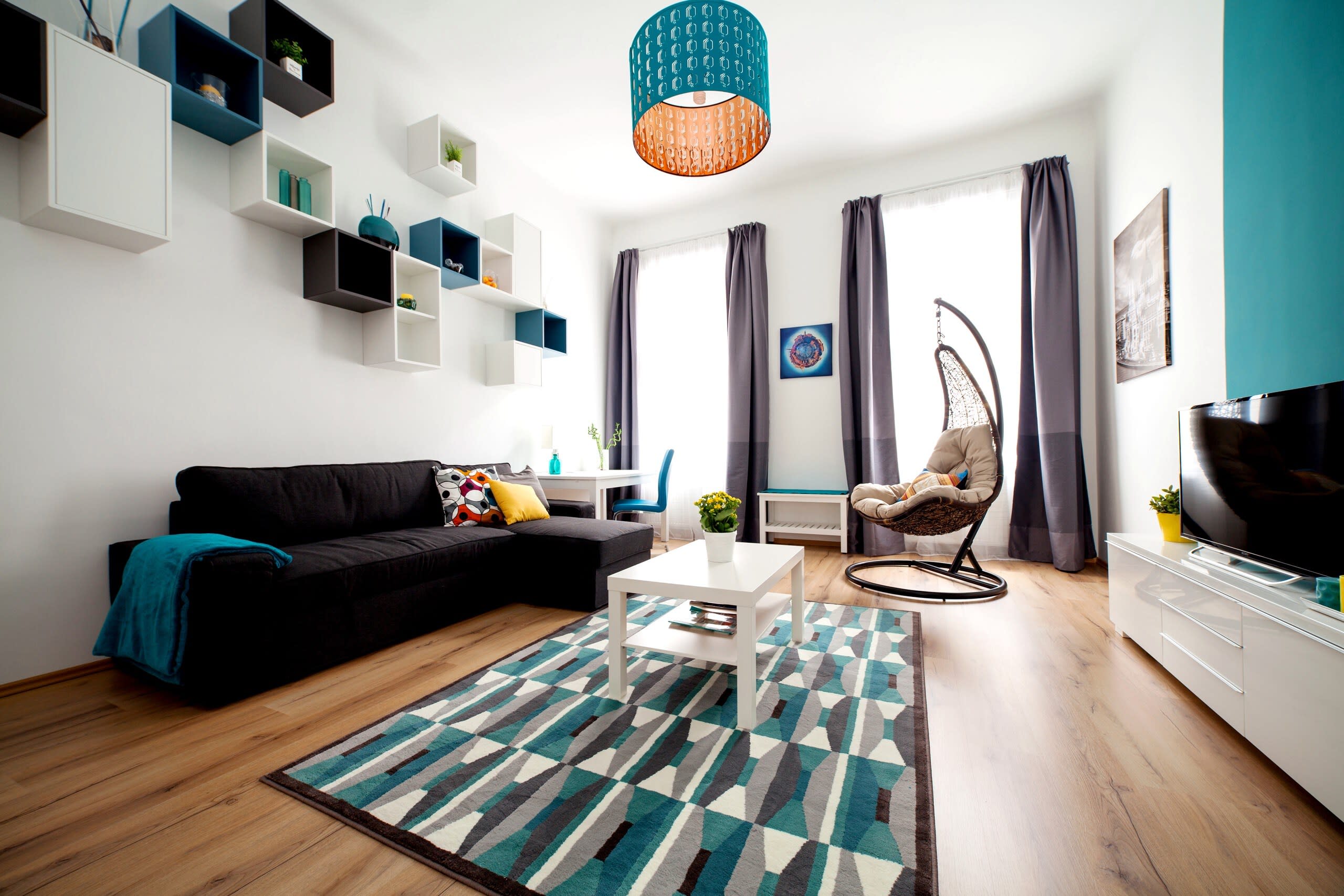 Spacious Azure Apt with A/C