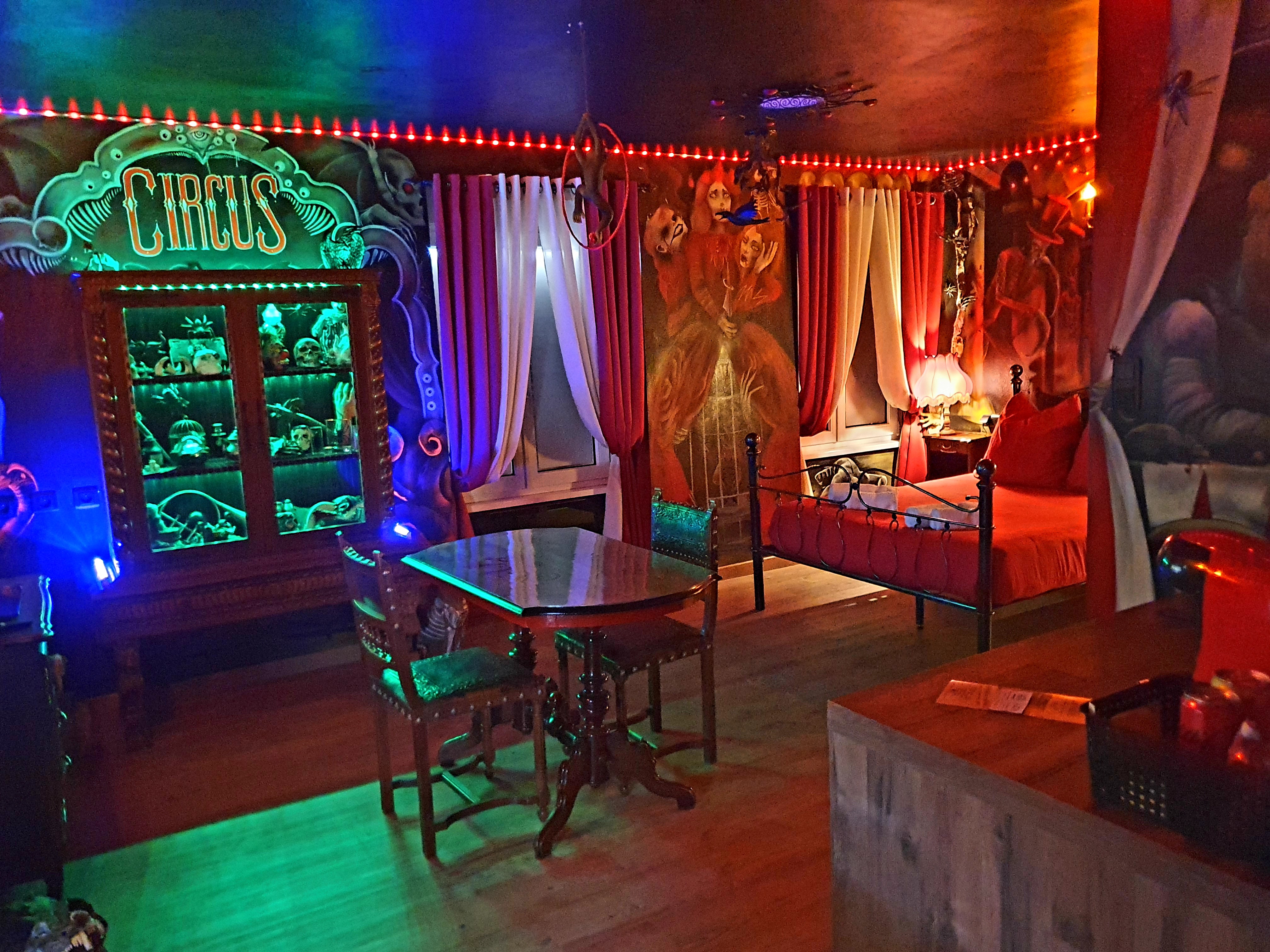 Studio Cosy & Maudit du Cirque Ensorcelé