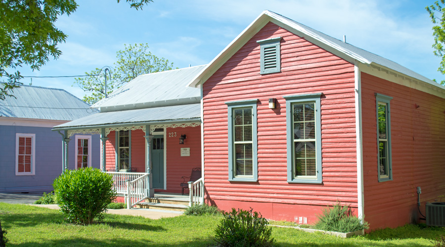 Mulberry Haus Vacation Home Houses for Rent in New Braunfels, Texas