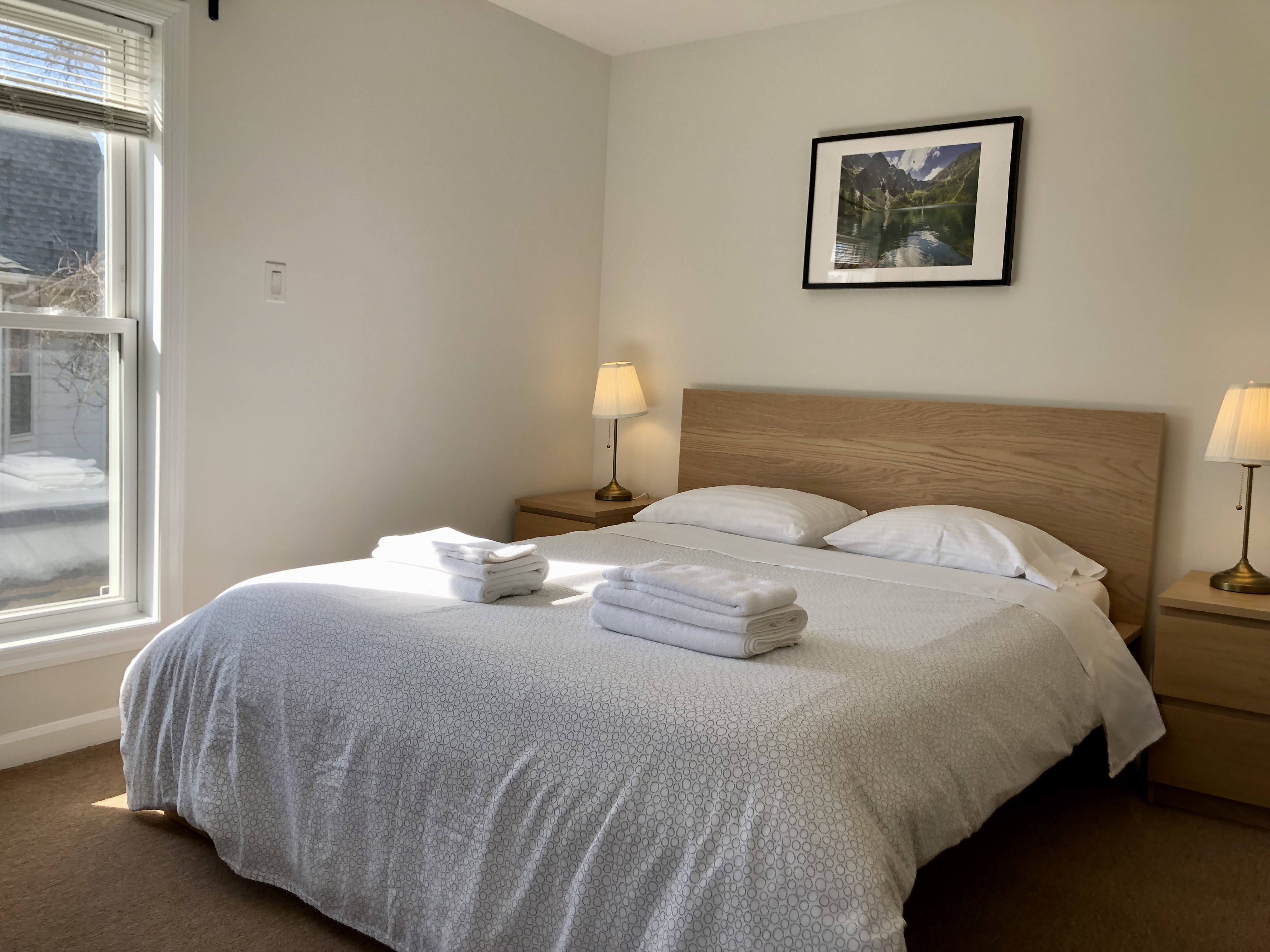 Gorgeous room. private-bath. In room Mid Flushing.