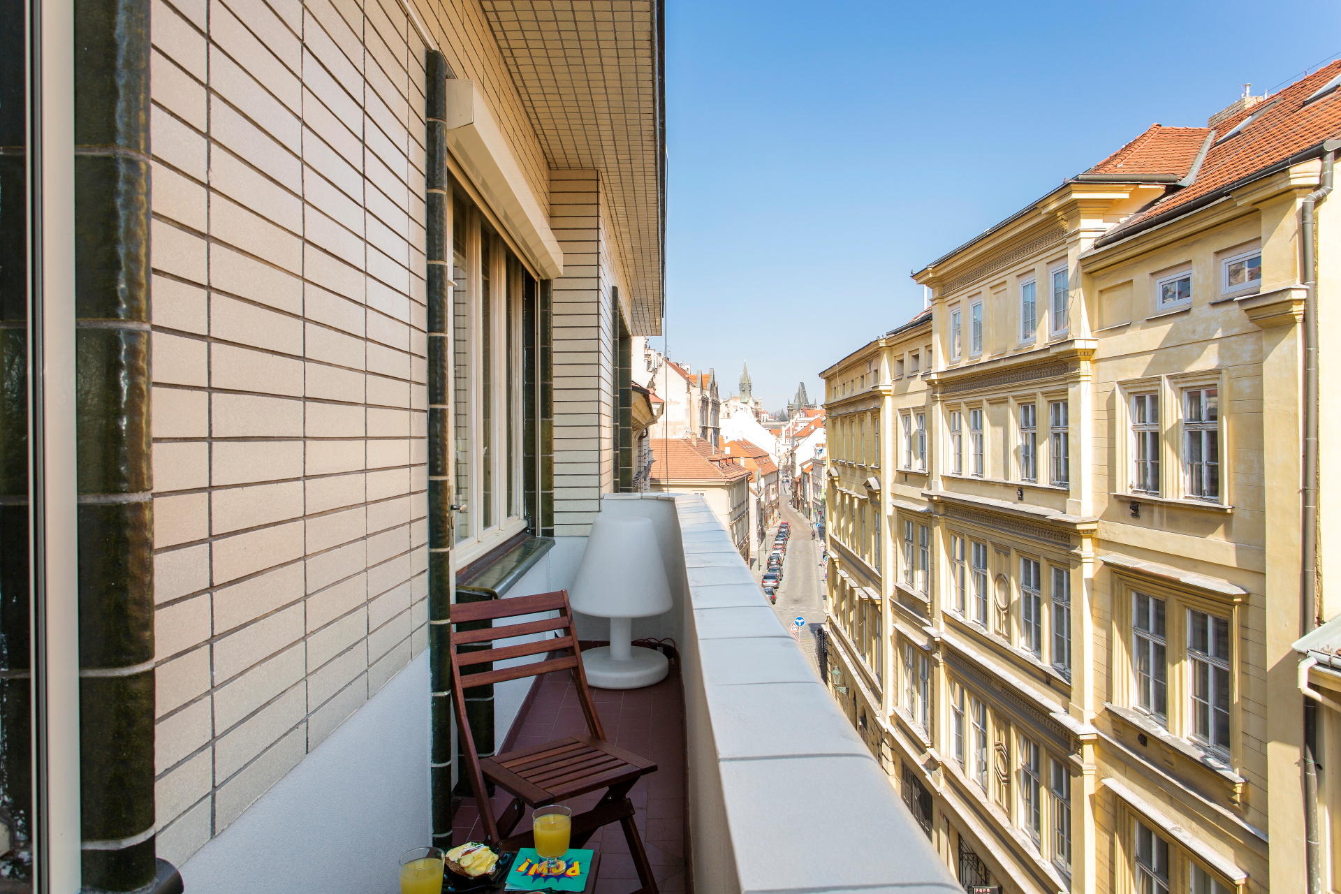 Old town PopArt apt, AC, hot-tub, balcony & views!