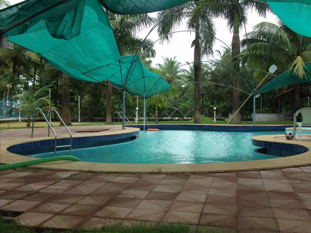 Elysium Nagoan Beachside Biggish 2 adjoing rooms