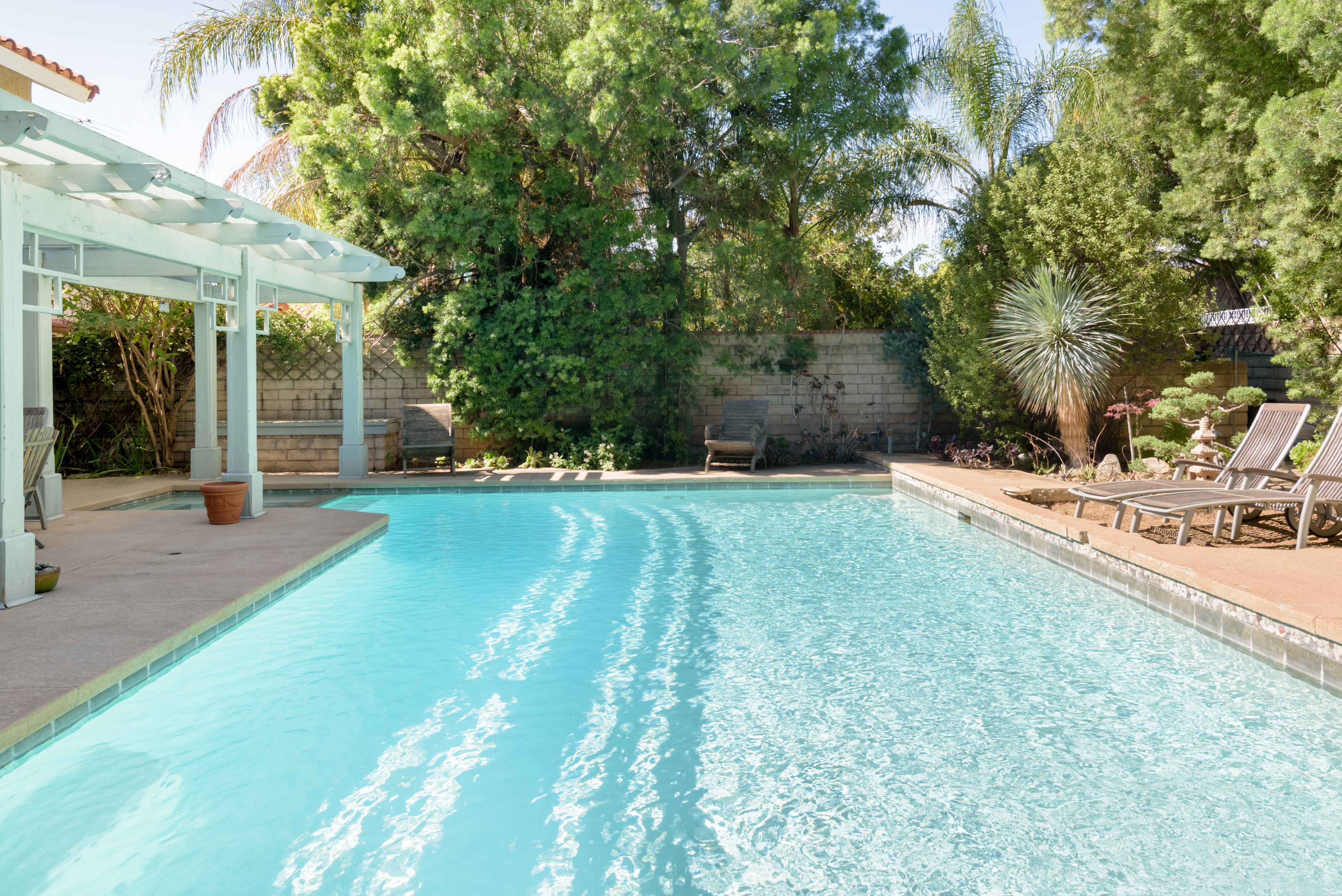 Unwind at a Tranquil, Quiet Home in Canoga Park, Los Angeles