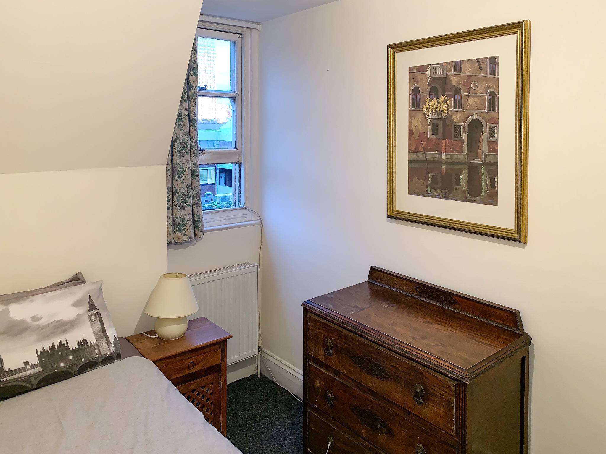 Single room in Central LDN 2-min to Oxford Circus