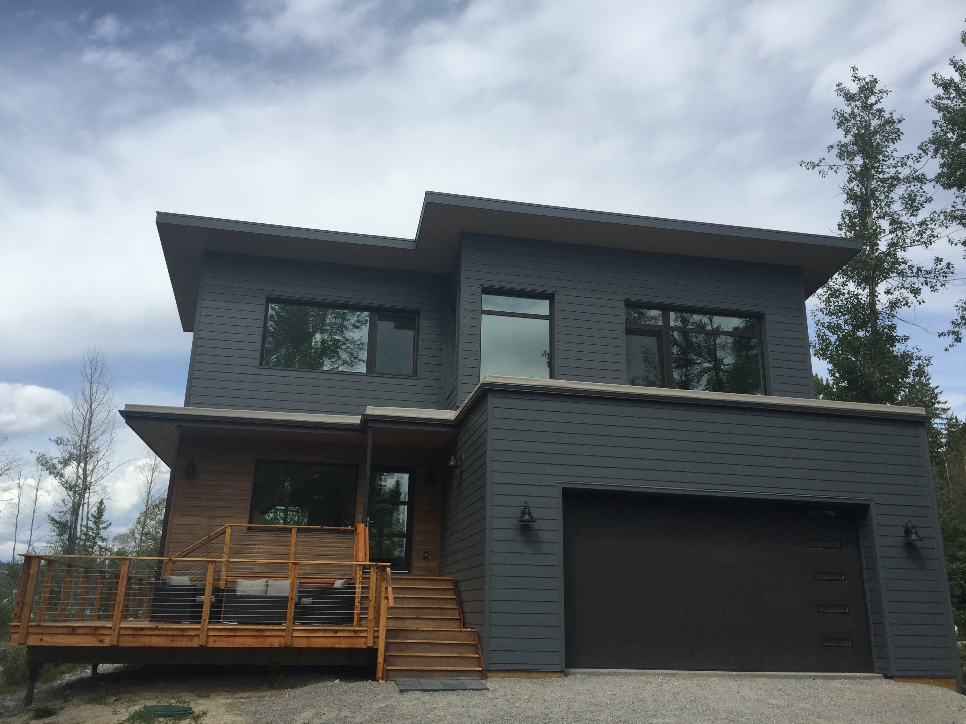 Staycation Dream - Spacious Lakeside Home