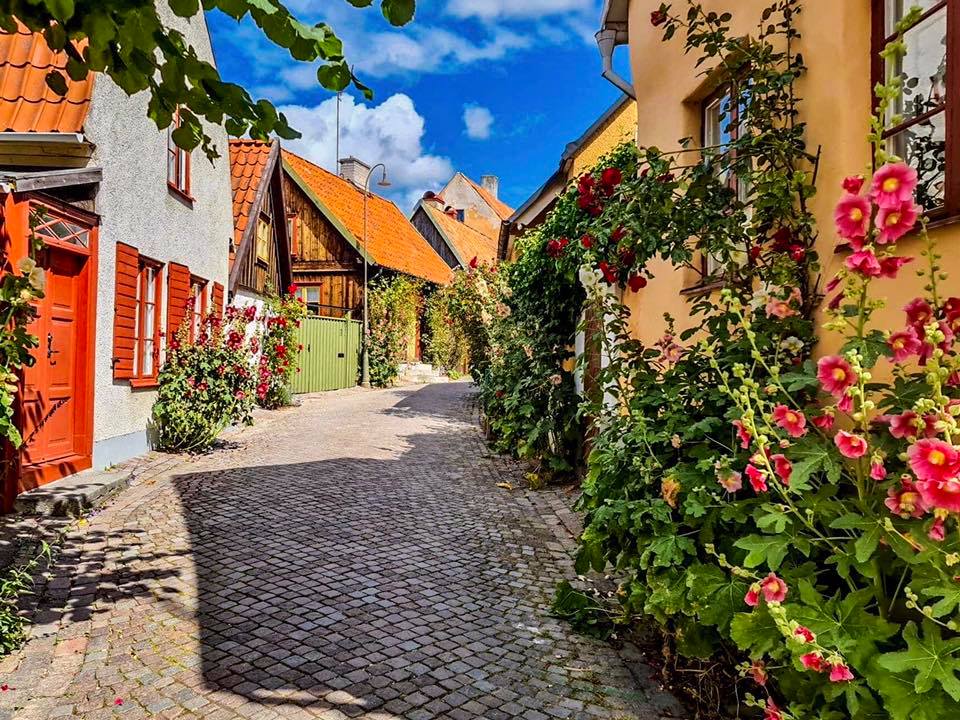 Top location in oldest Visby near the sea and Almedalen