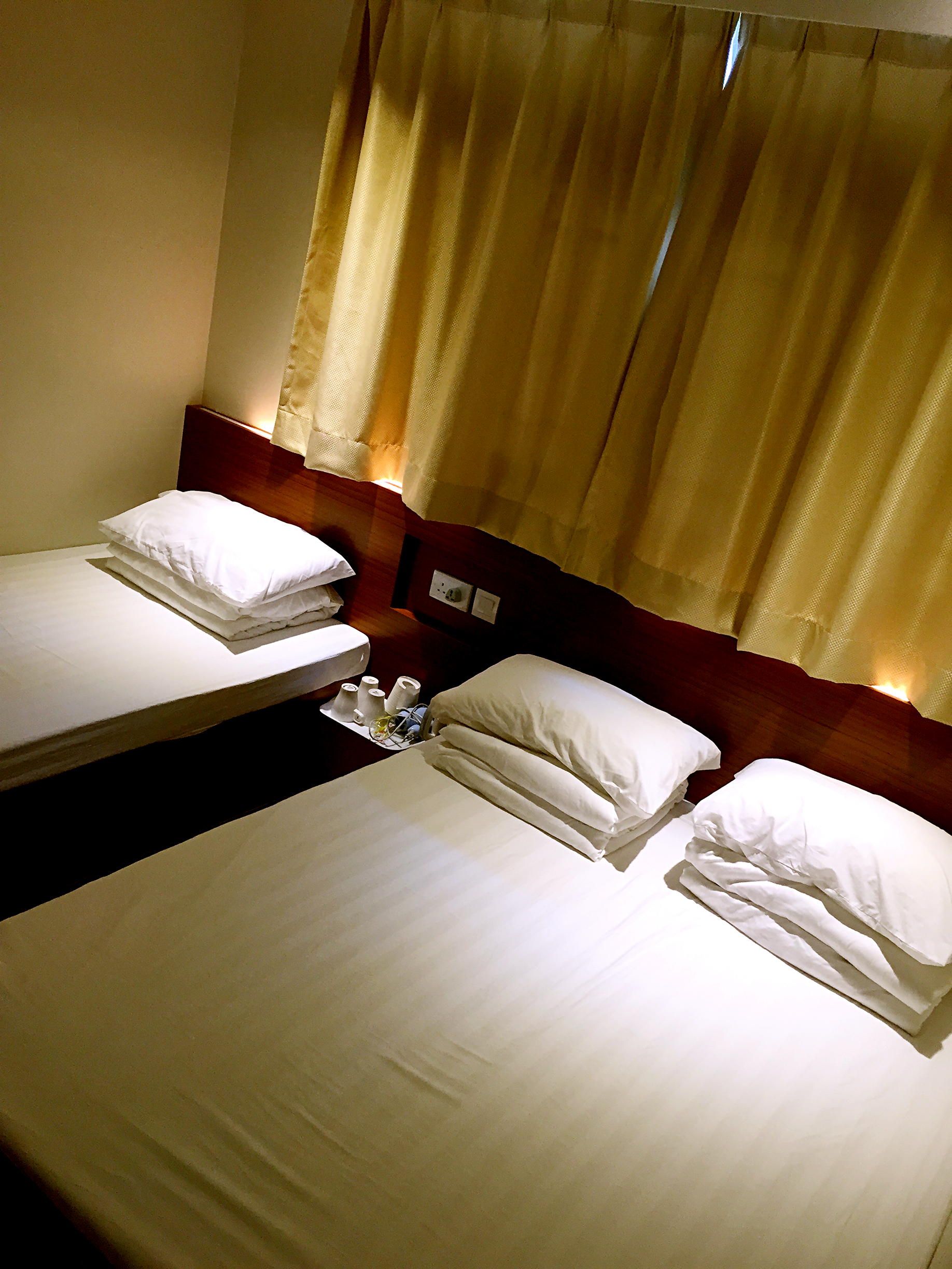 T2-Guest House-Triple Room with private bathroom
