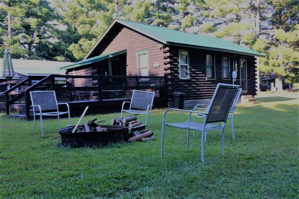 Airbnb Hatfield Wi