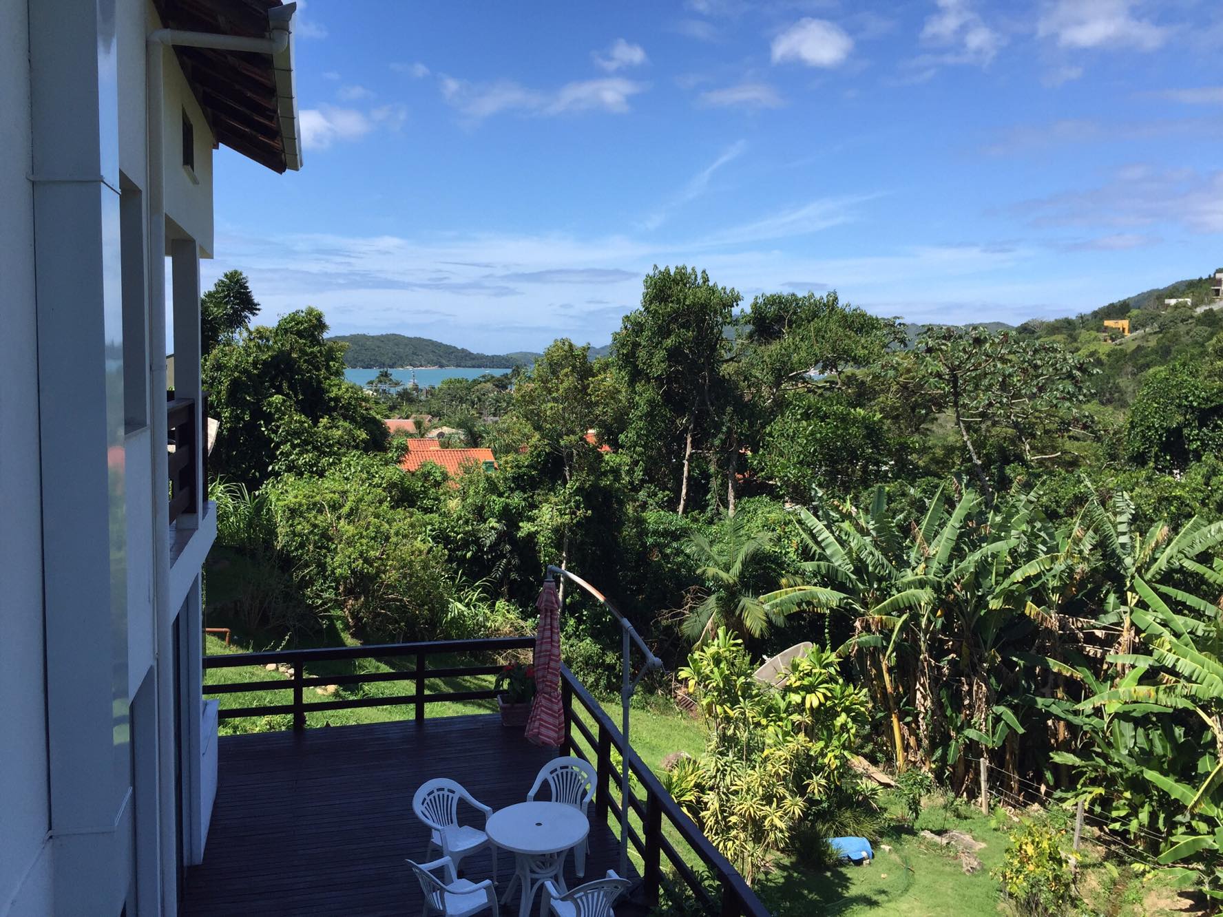 Casa Porto Belo set amidst nature close to the beach