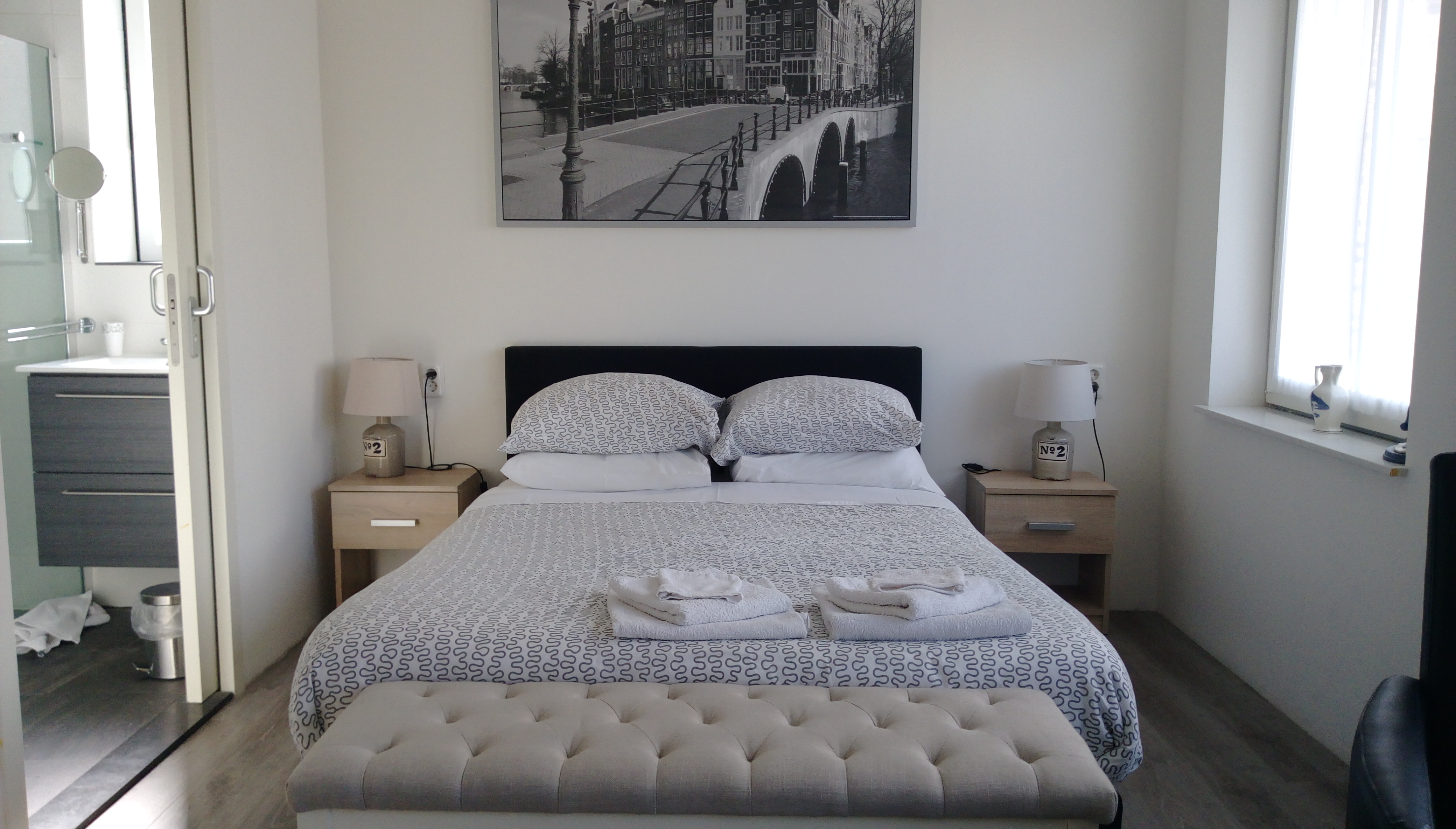 Deluxe double room with bathroom incl Breakfast — Amsterdam stay