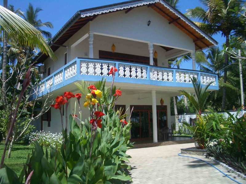 Lovely Villa Near The Beach