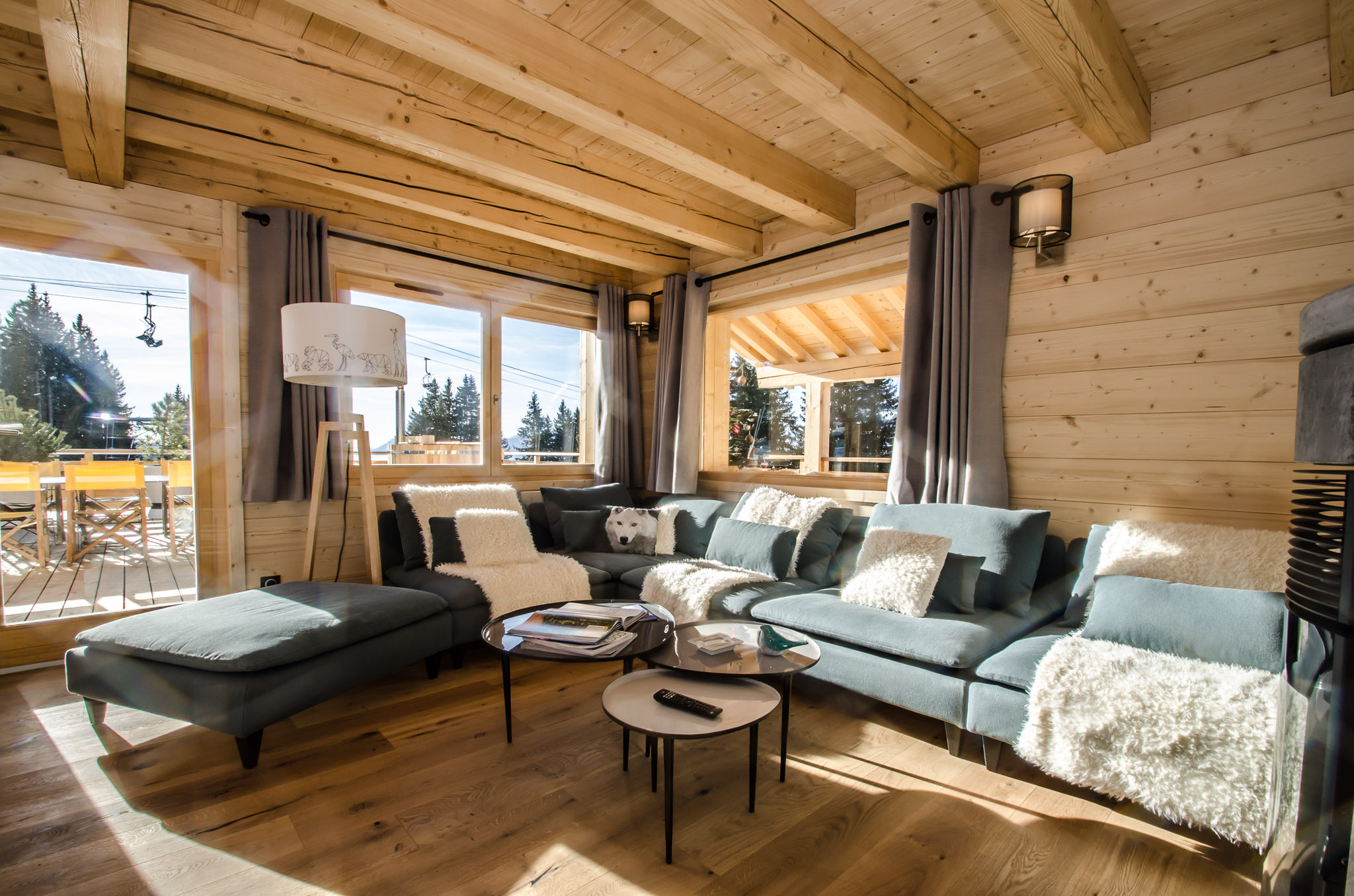 2L3P unique ski hilltop for 17 people