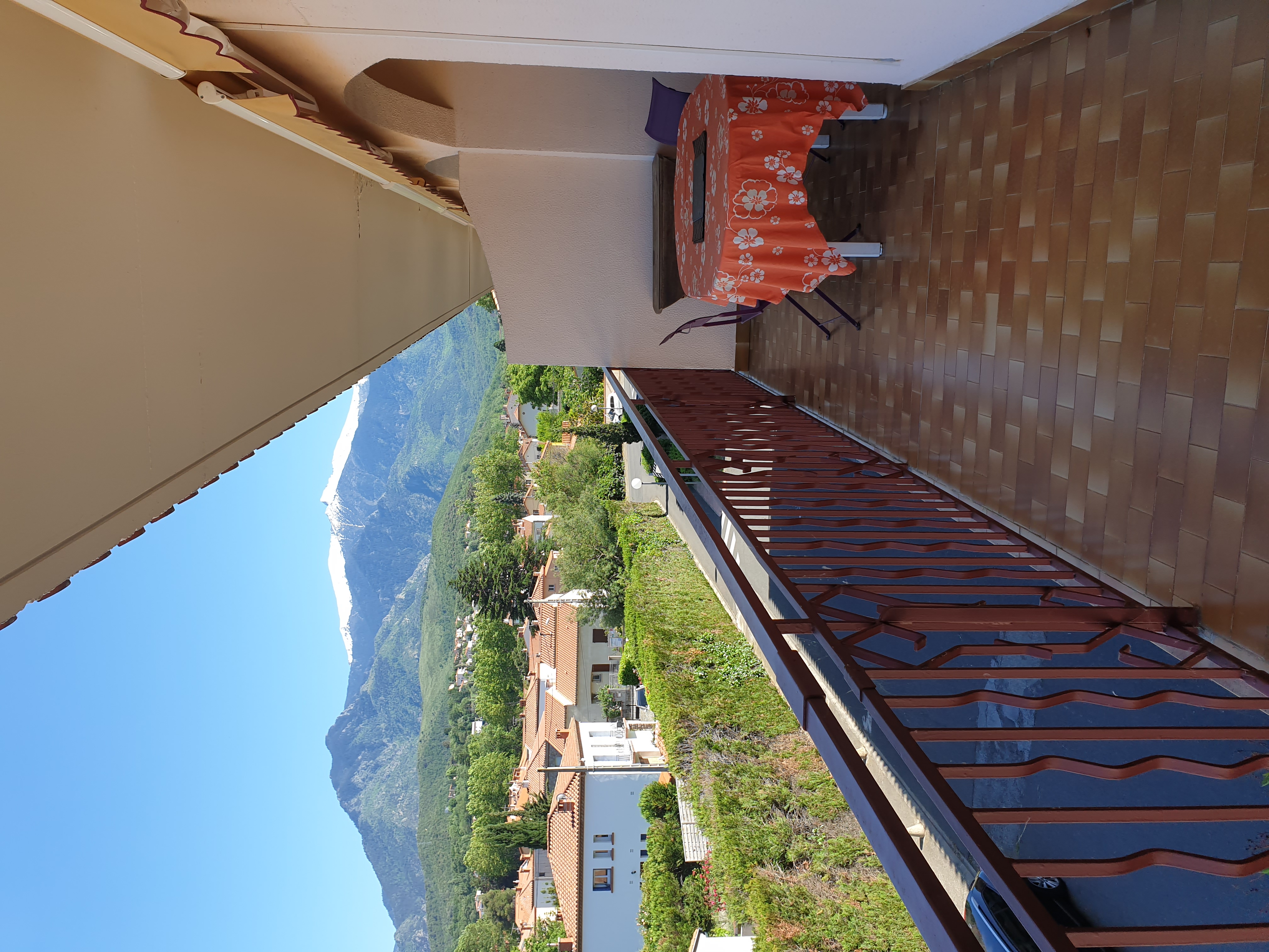 Apartment, bright and sunny, with terrace,