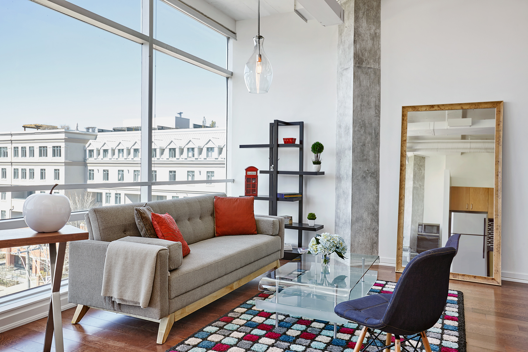 Designer 1BR Loft • Bright & Spacious • Queen West