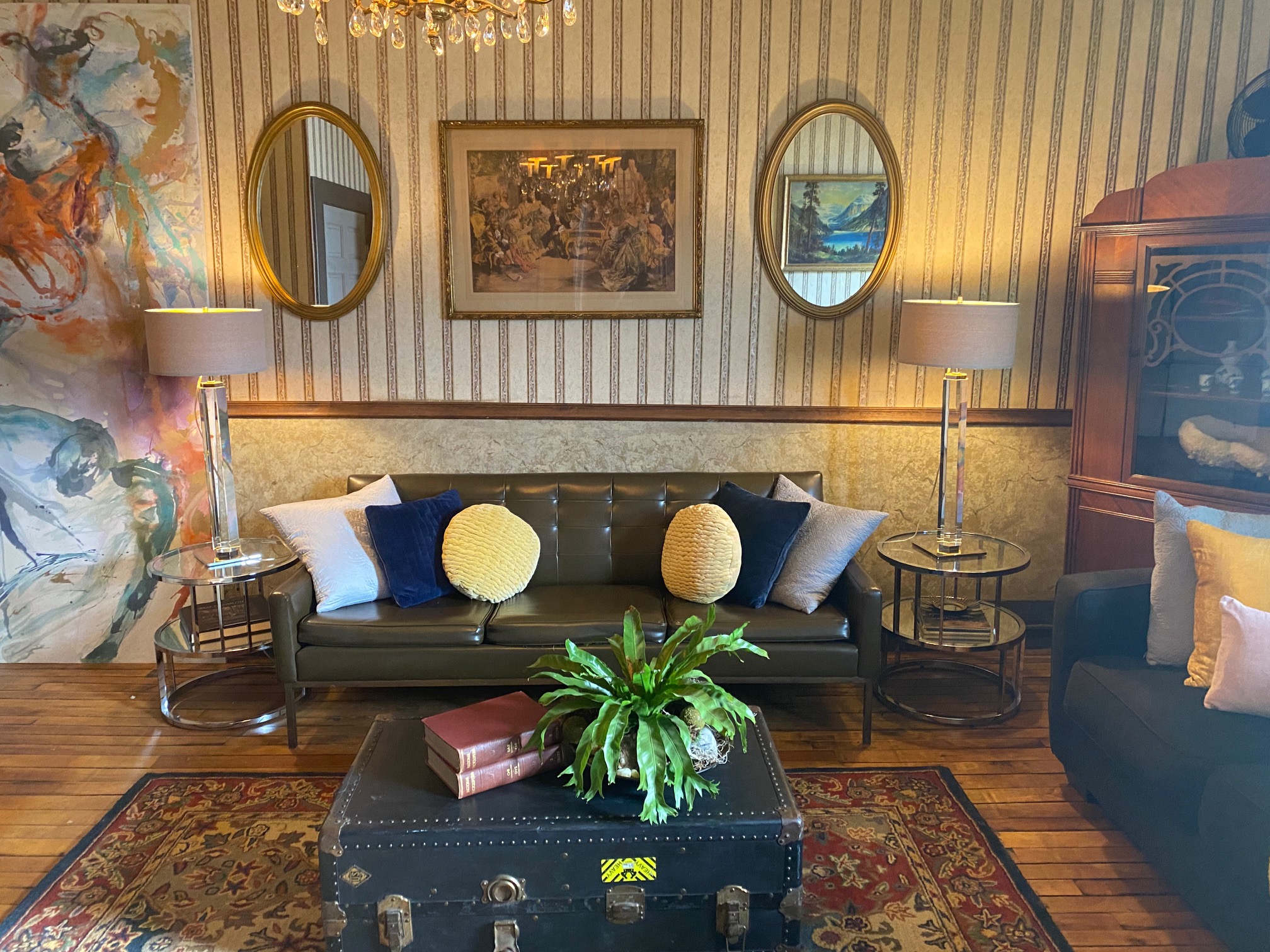 Hotel Groton Marion Room King Spa Suite Hotels for Rent in Groton