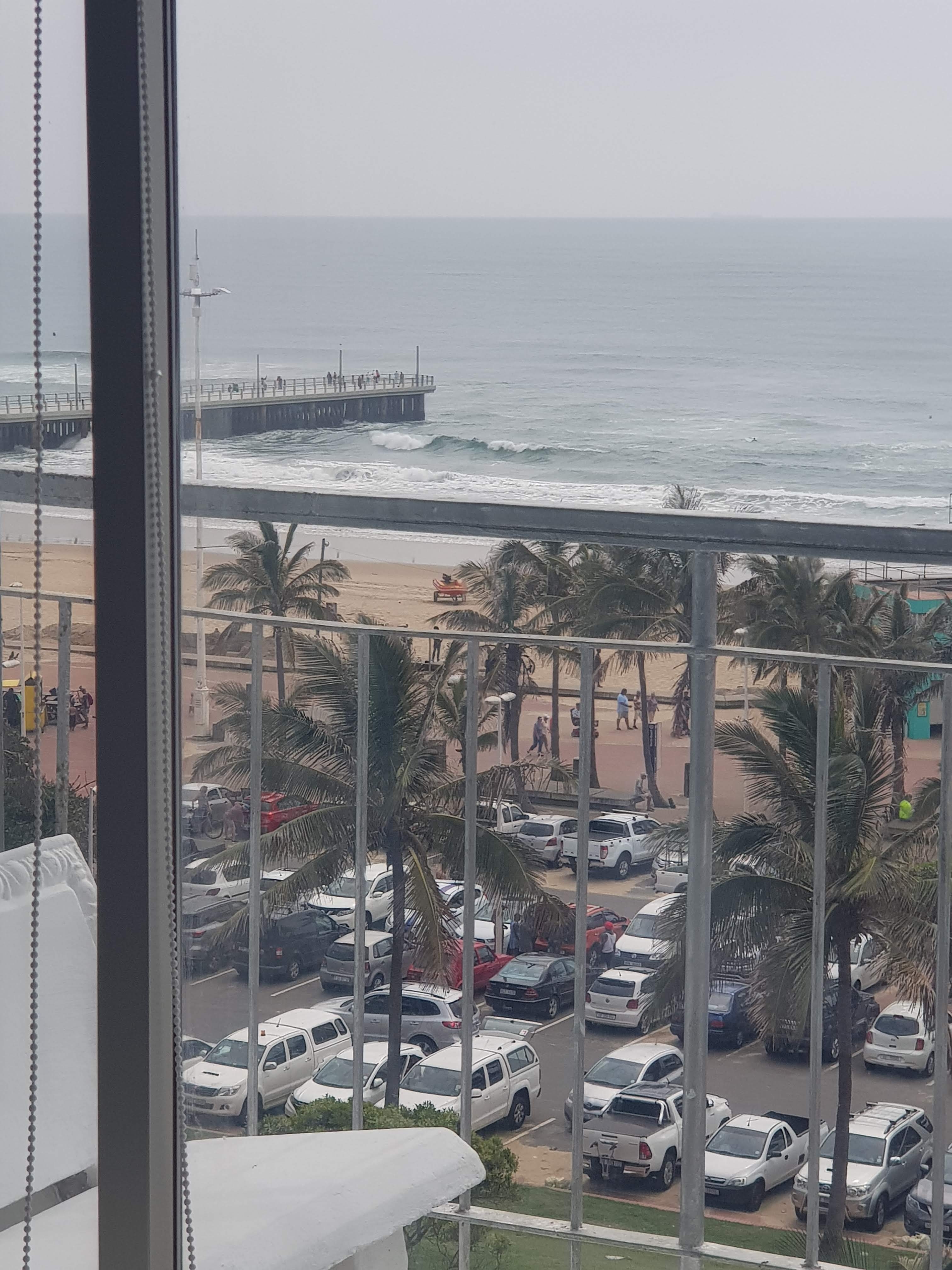 Marine Parade sea view holiday apartments. Condominiums for Rent in