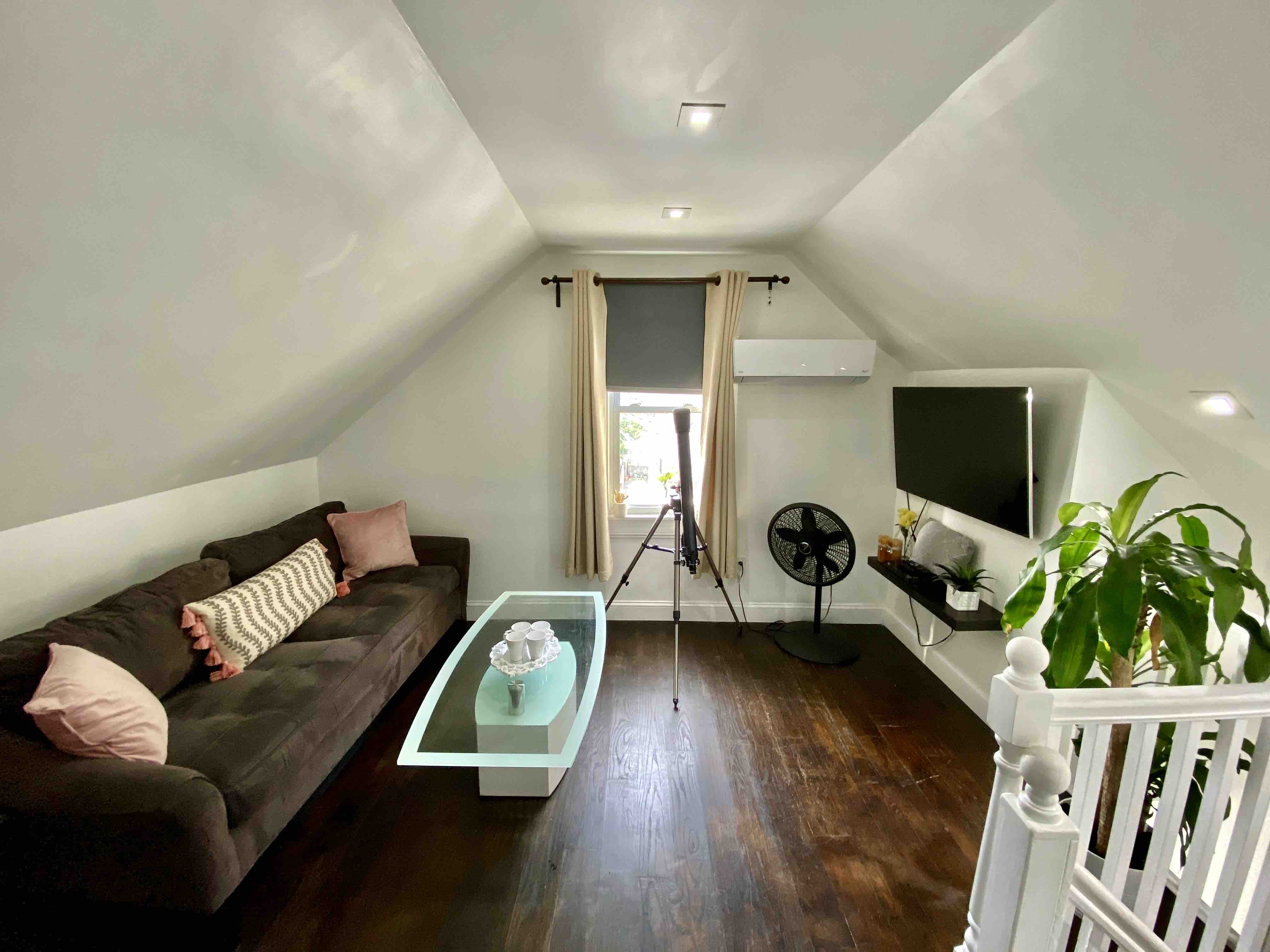 No sharing/Entire 2 bdrm apt private 2 baths Lga
