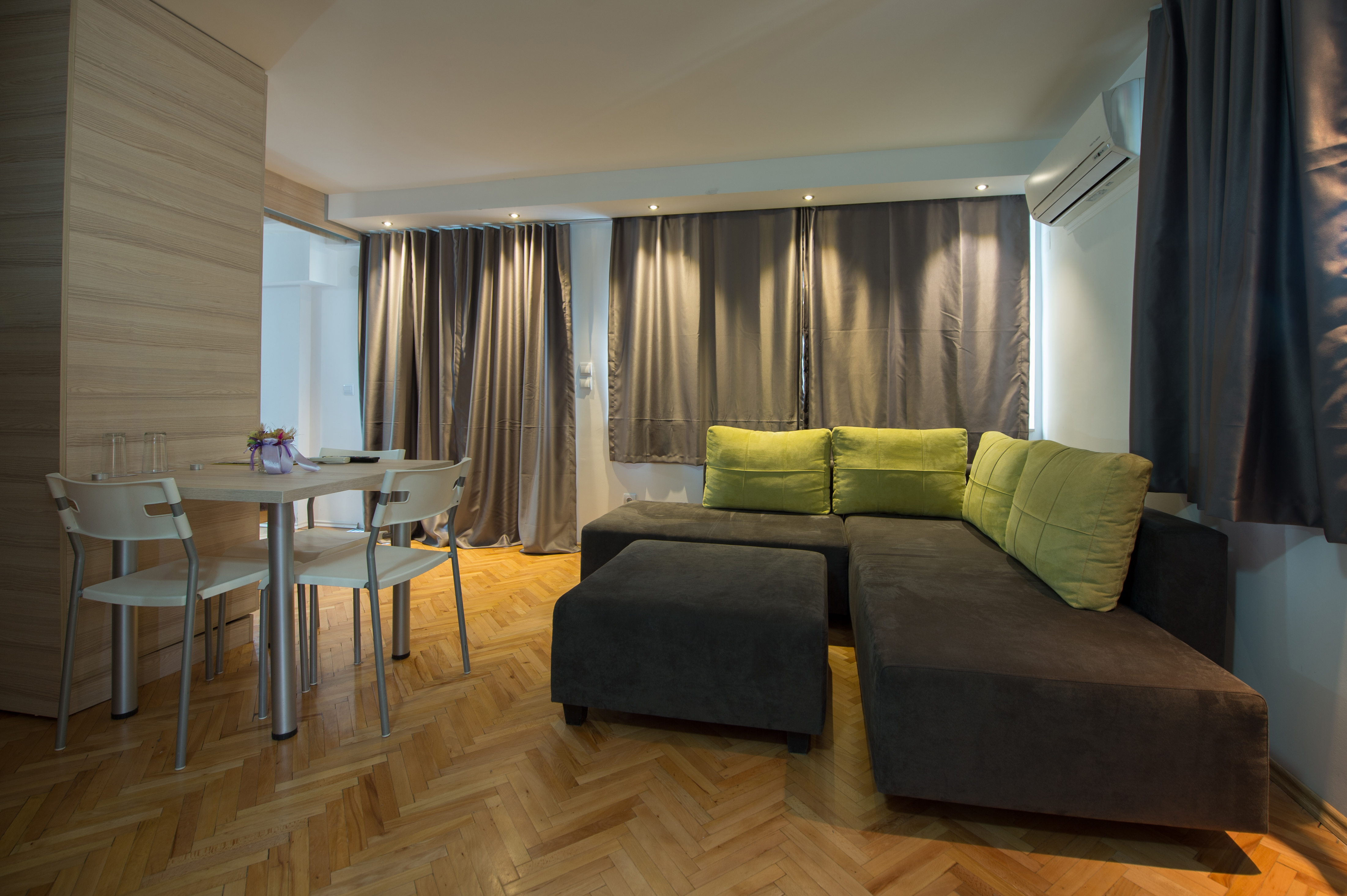Serviced Central Theatre Apts. - A0
