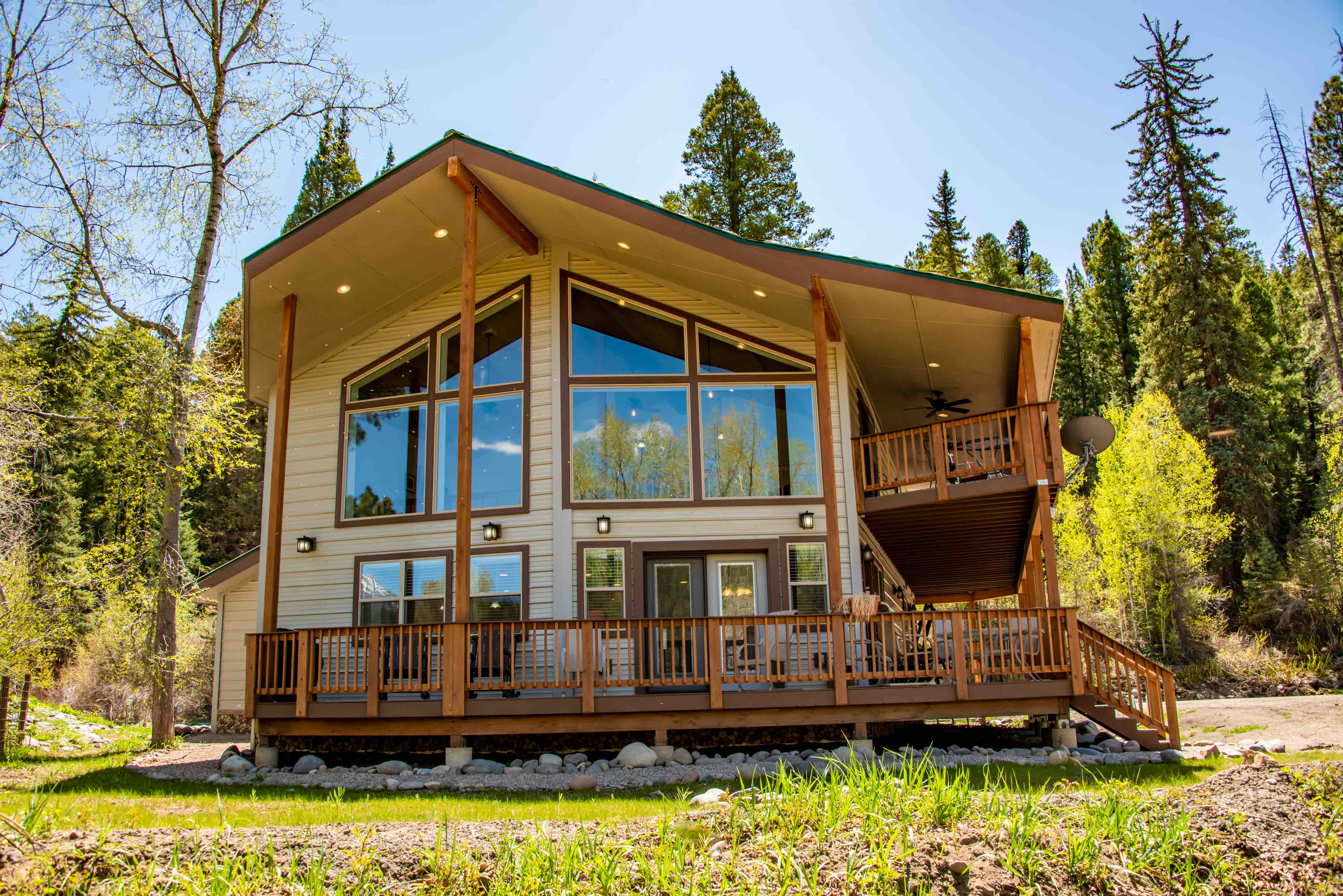 Rockin' River Retreat