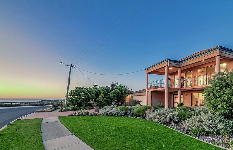 Beach House with Endless Sunsets Houses for Rent in Yanchep, Western Australia, Australia Airbnb