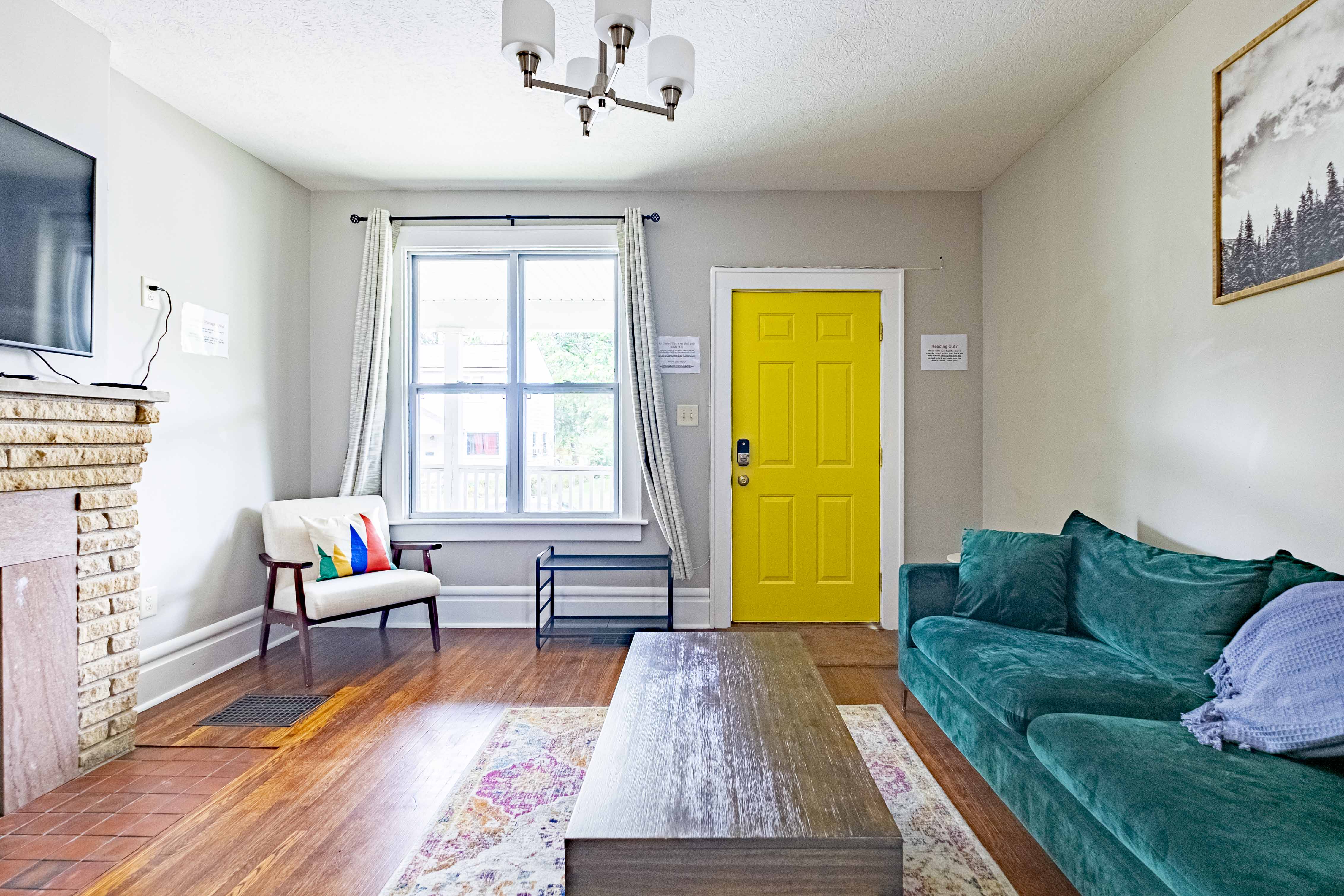 Perfect For Groups & Families-5 Bedroom Cozy Home in Near North/University, Columbus