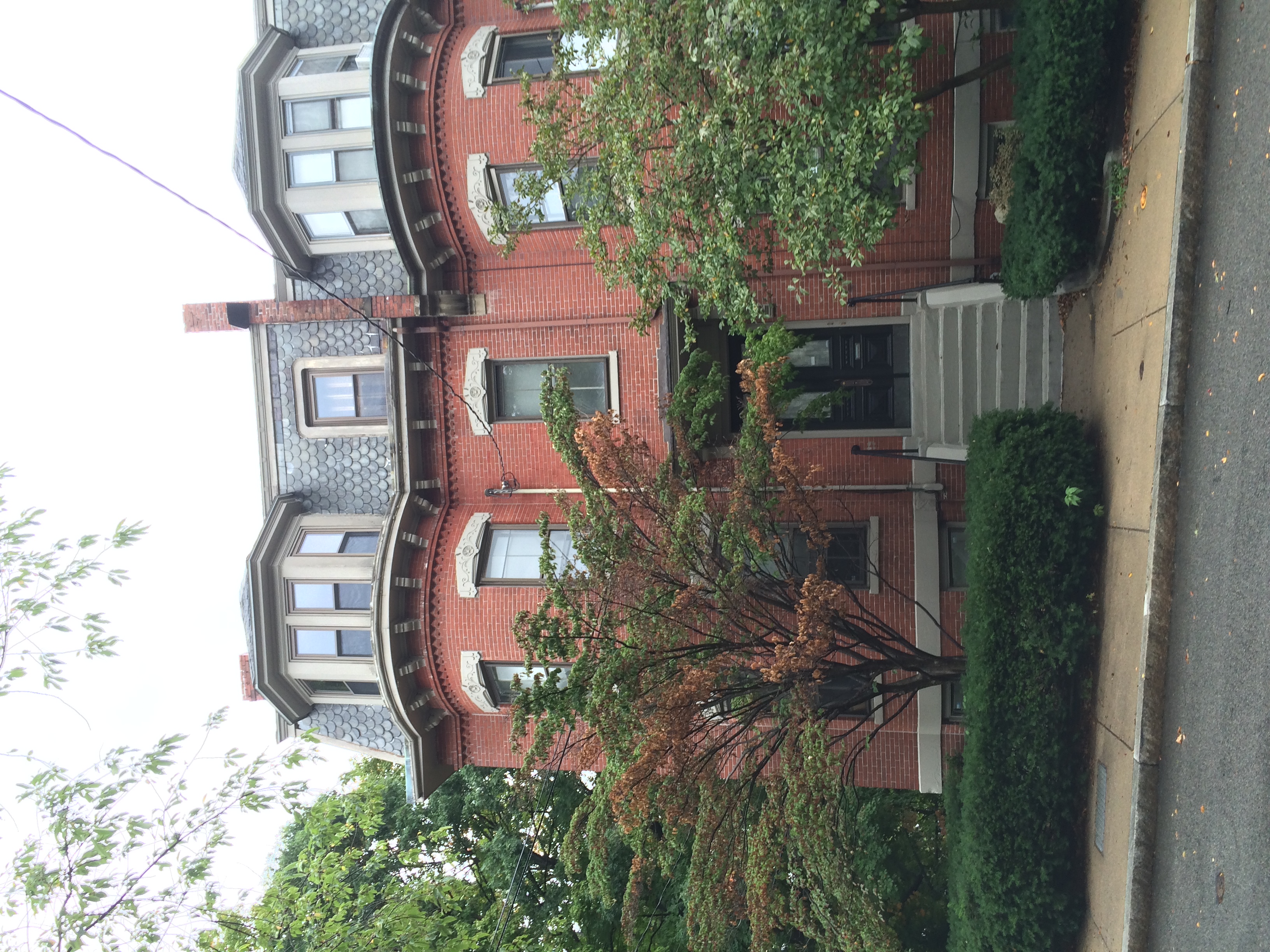 Historic JP Brownstone with Parking. Pets Welcome!