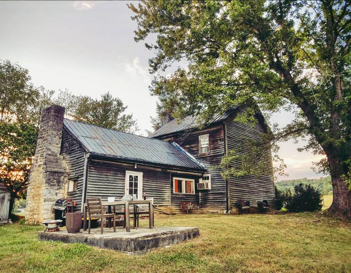 Historic Farm House on Boone Lake Cabins for Rent in Piney Flats