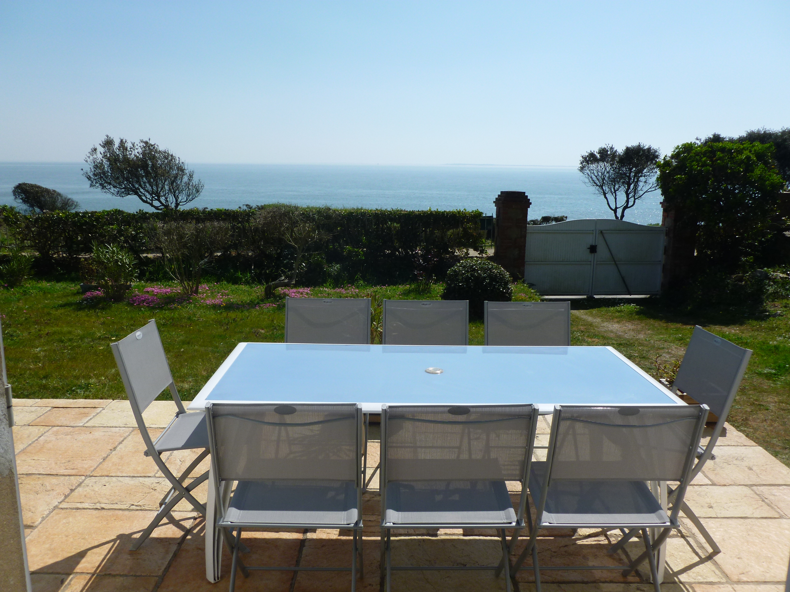 Beachfront villa in PREFAILLES