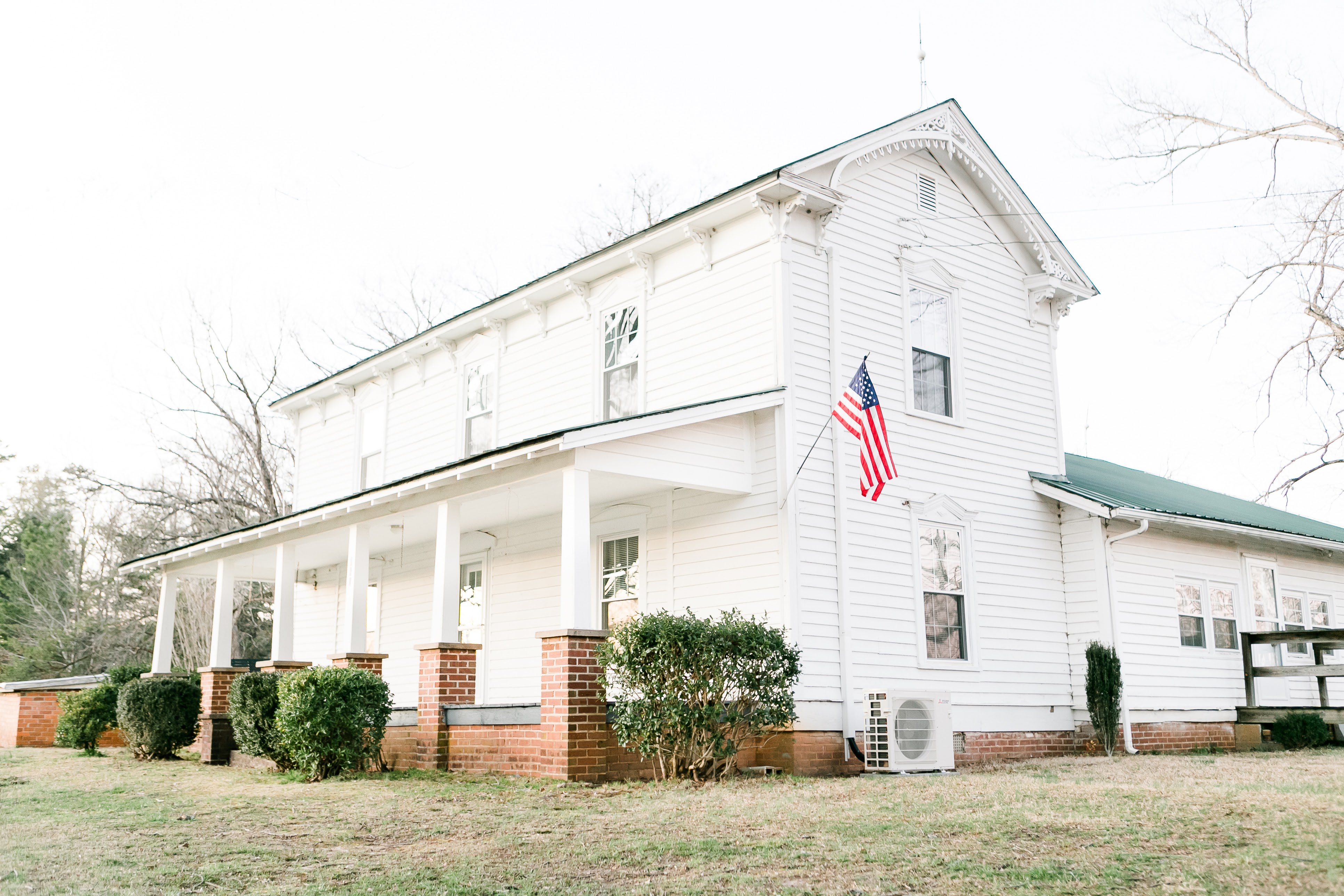 Historic 1880 Farmhouse with Modern Southern Charm Farm stays for