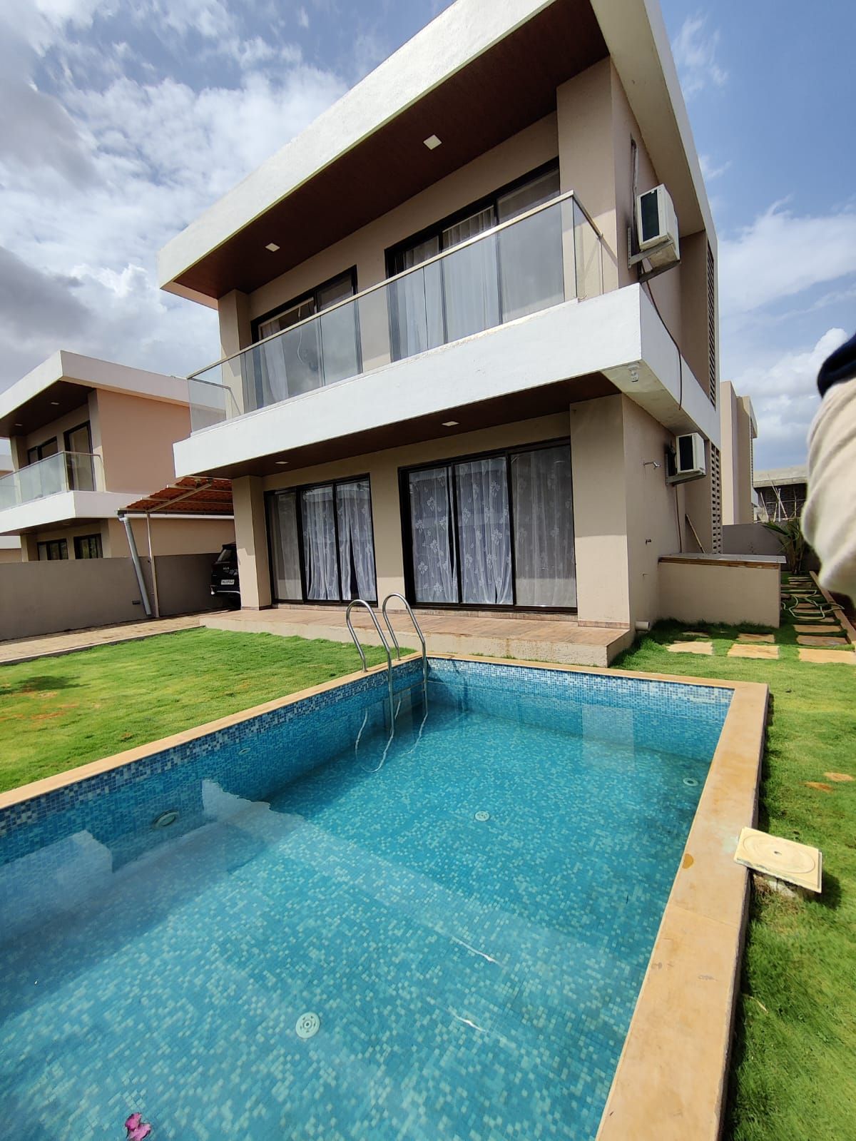 Casa Del Capitan-2BHK with Private Pool & Lawn.