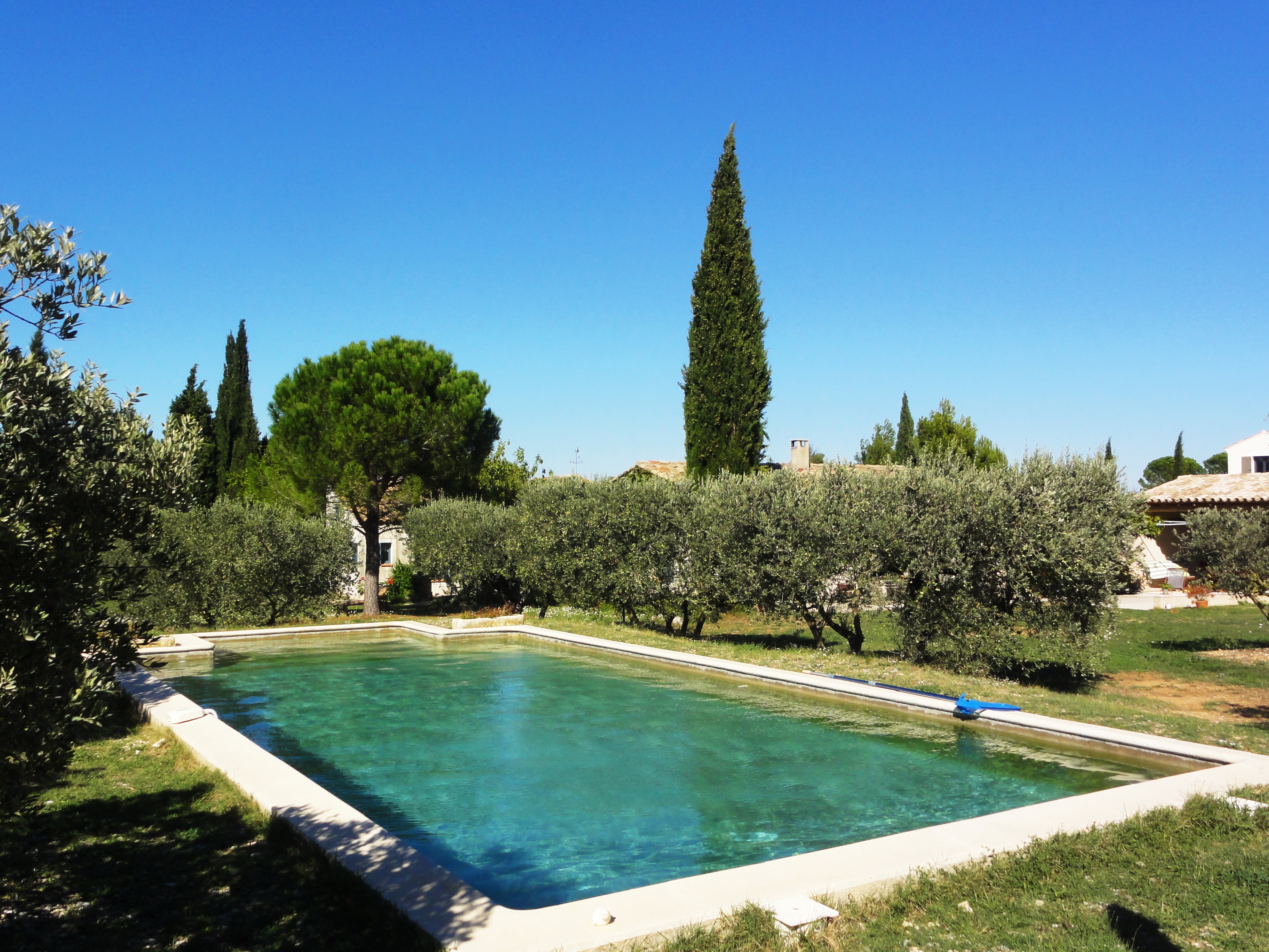 Air-conditioned COTTAGE in EYGALIERES in PROVENCE  - pool