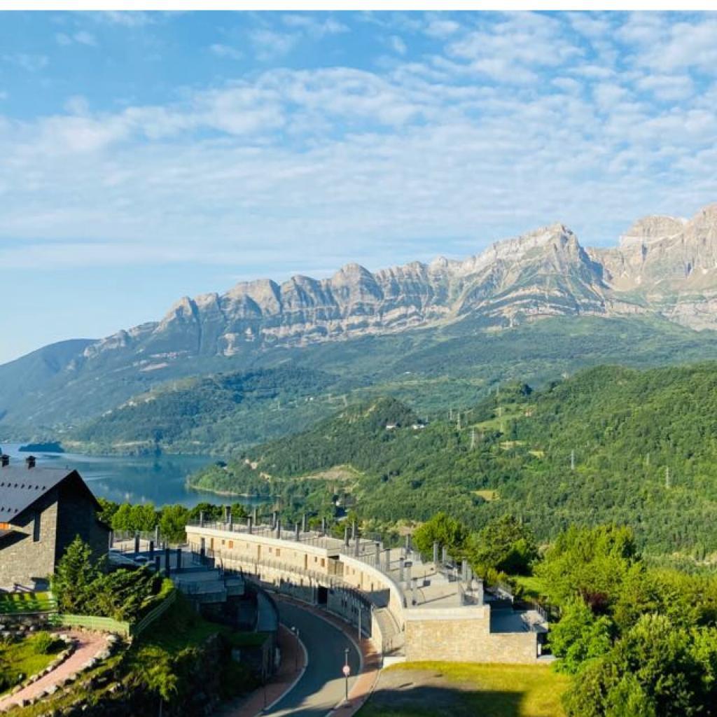 Panticosa penthouse with a view