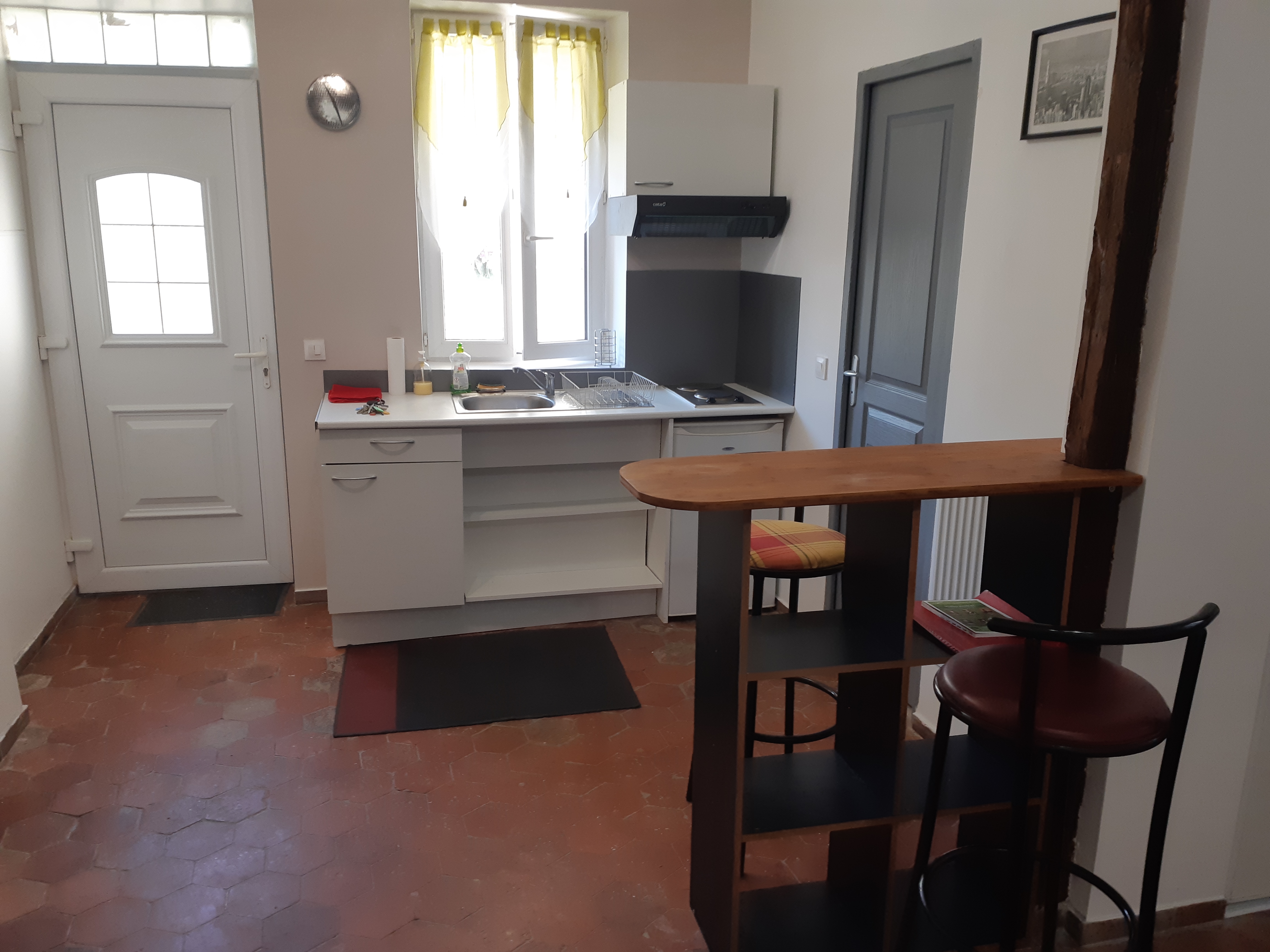 cozy studio with floor tiles in the city center