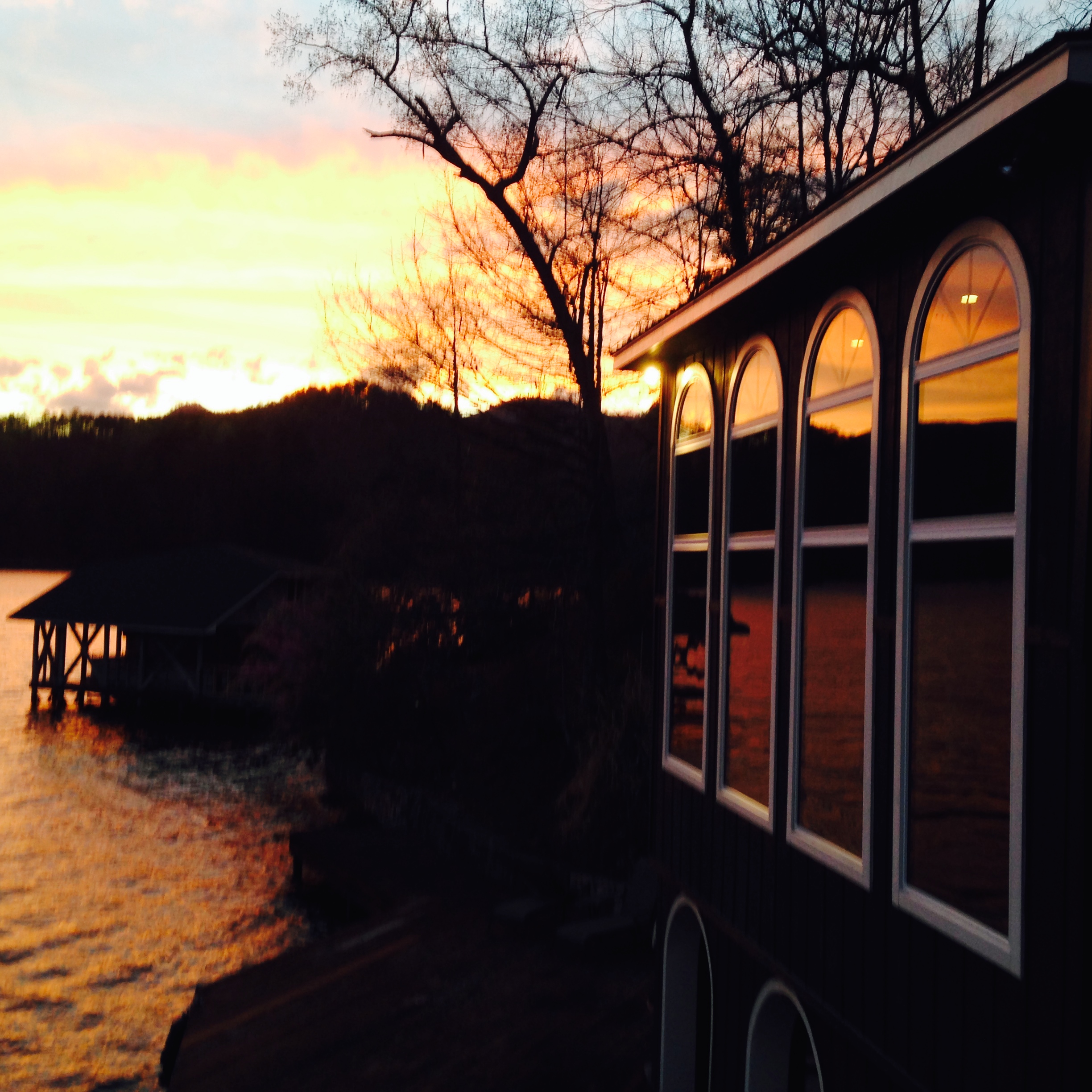 Lakefront Retreat on Hummingbird Cove Houses for Rent in Lake Lure