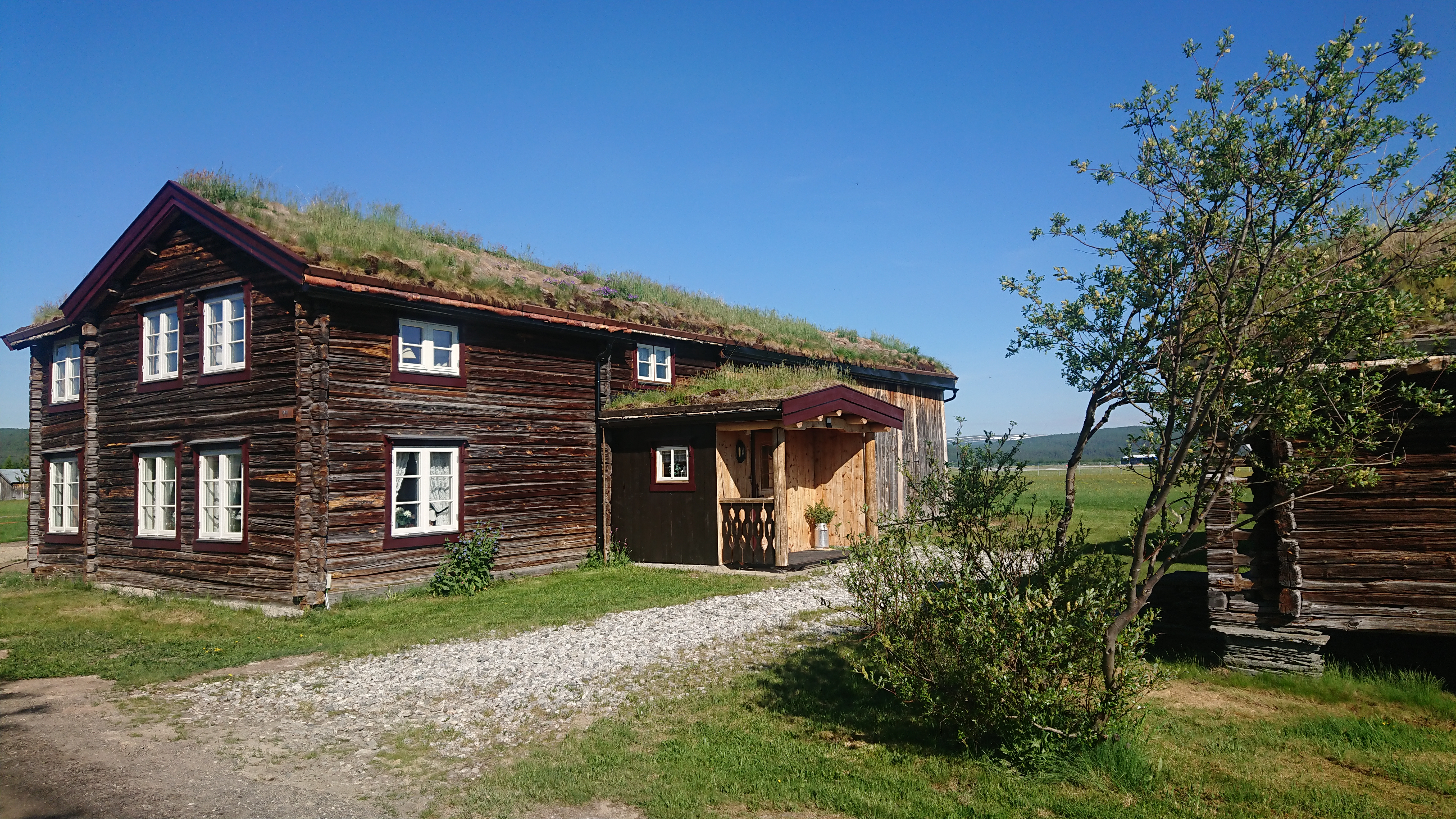 Petterstuggu-cosy log house