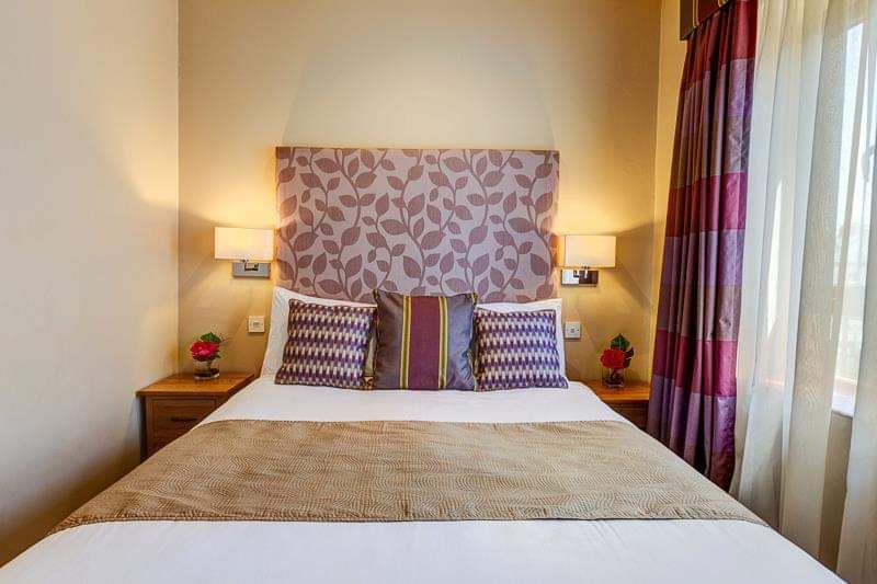 No.10 The Kingfisher, King-size bed, en-suite room