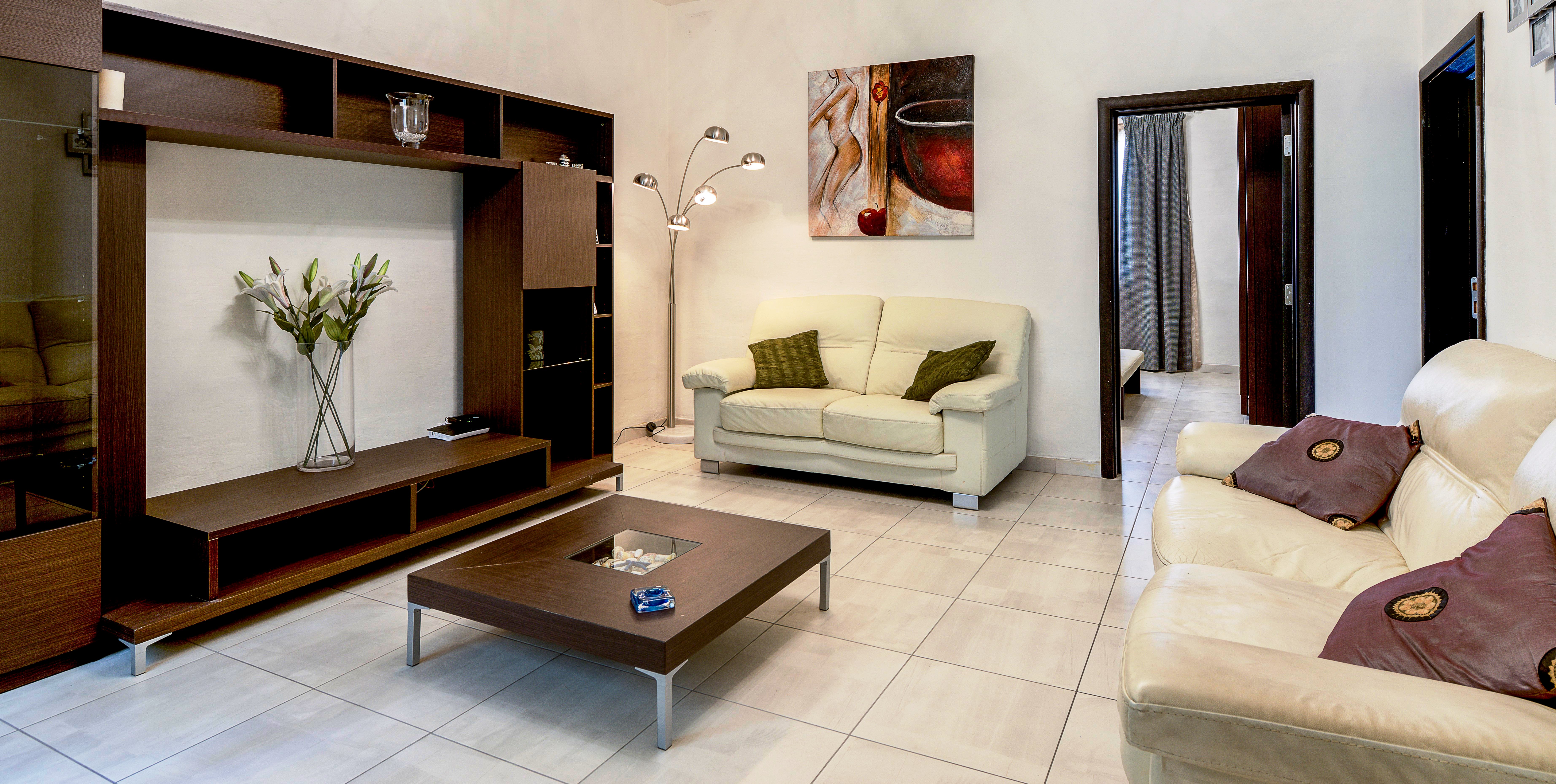 Msida - ideal 4 large groups & easy to move around