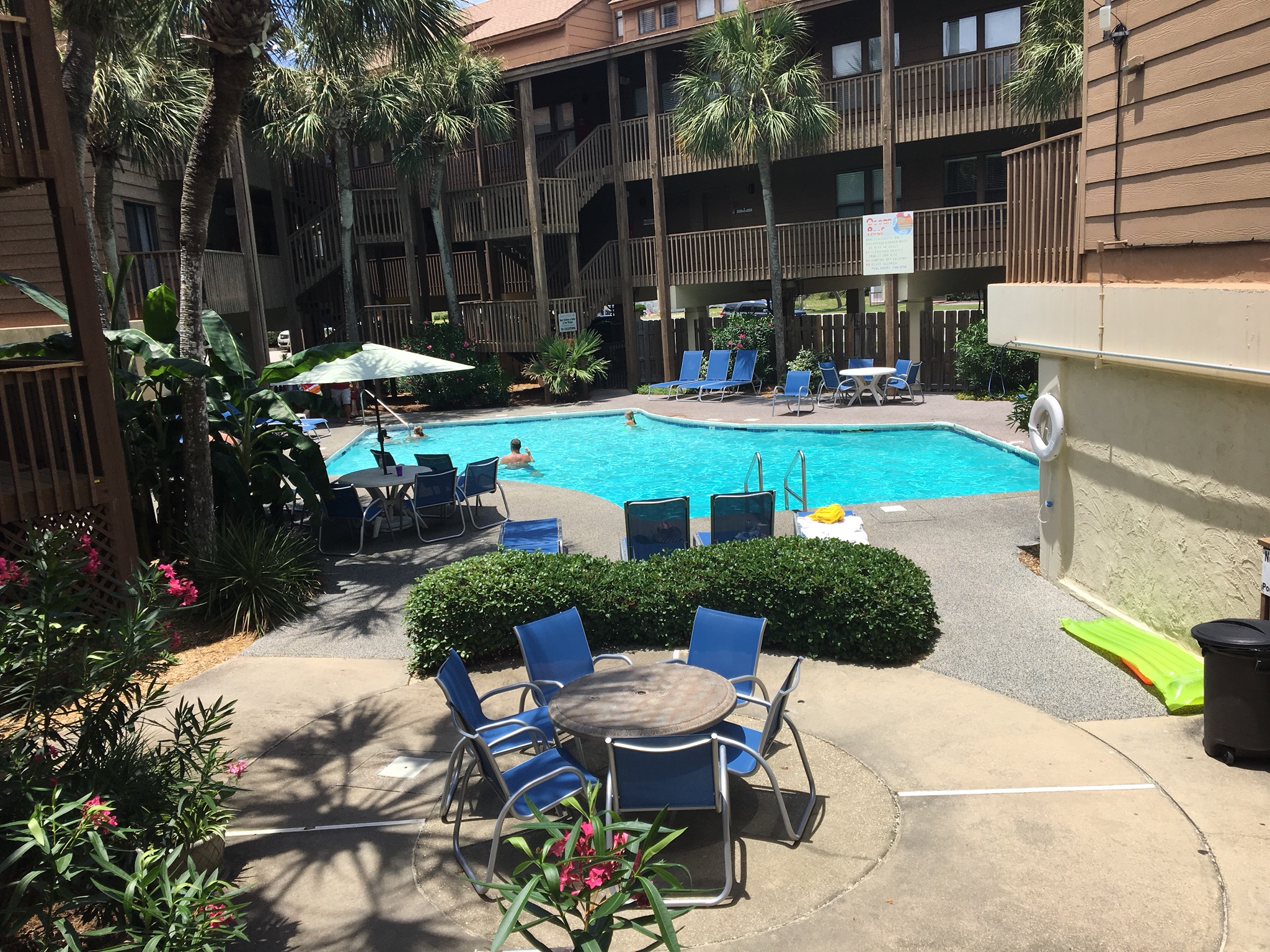 Ocean Reef! Right on the beach! Condominiums for Rent in Gulf Shores