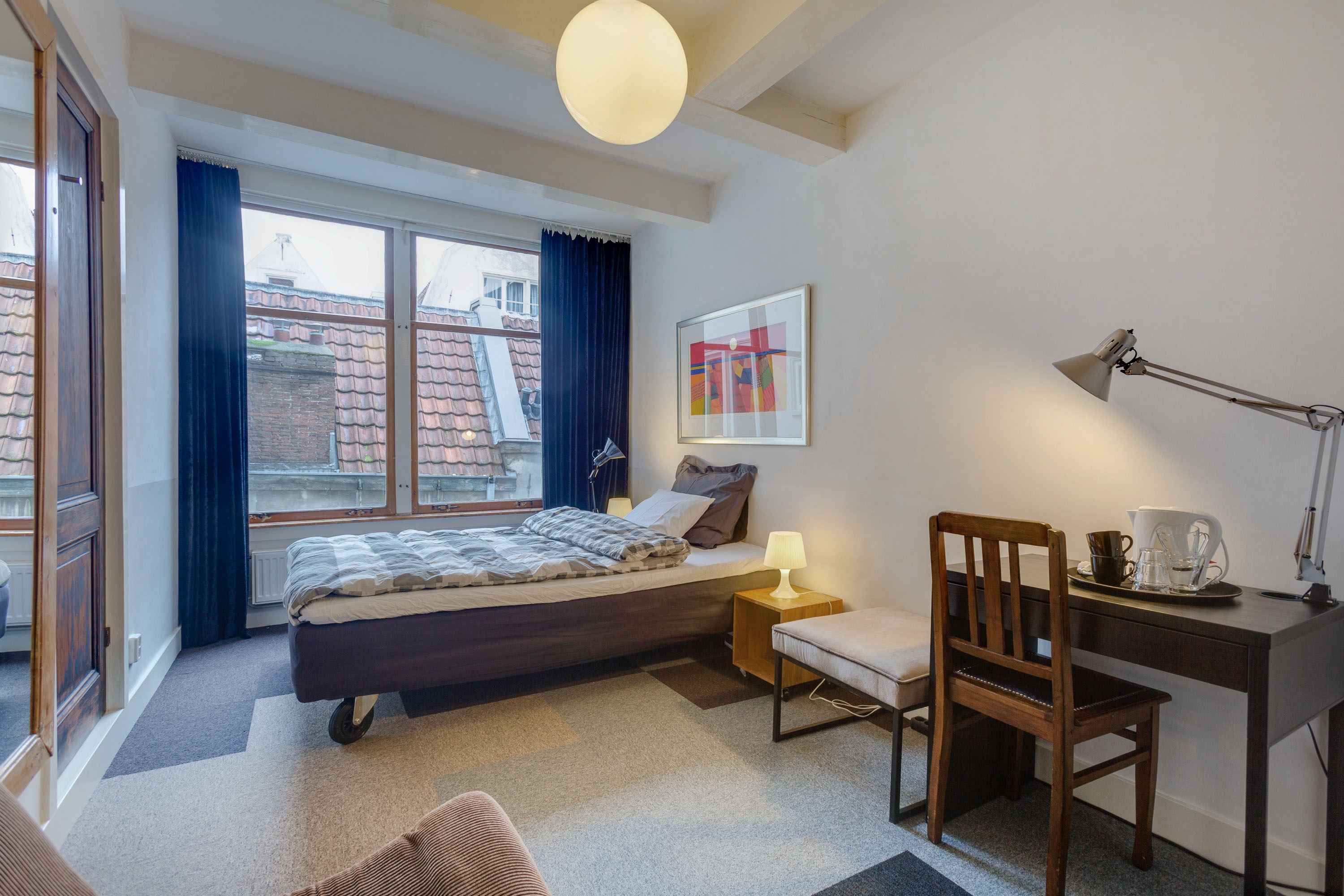 SUPERLOCATED Room in CANALHOUSE, Private bath in Centrum-West, Amsterdam
