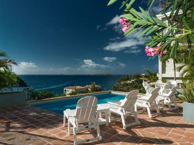 Ocean Views, Pool, Walk2Town, Backup Generator!